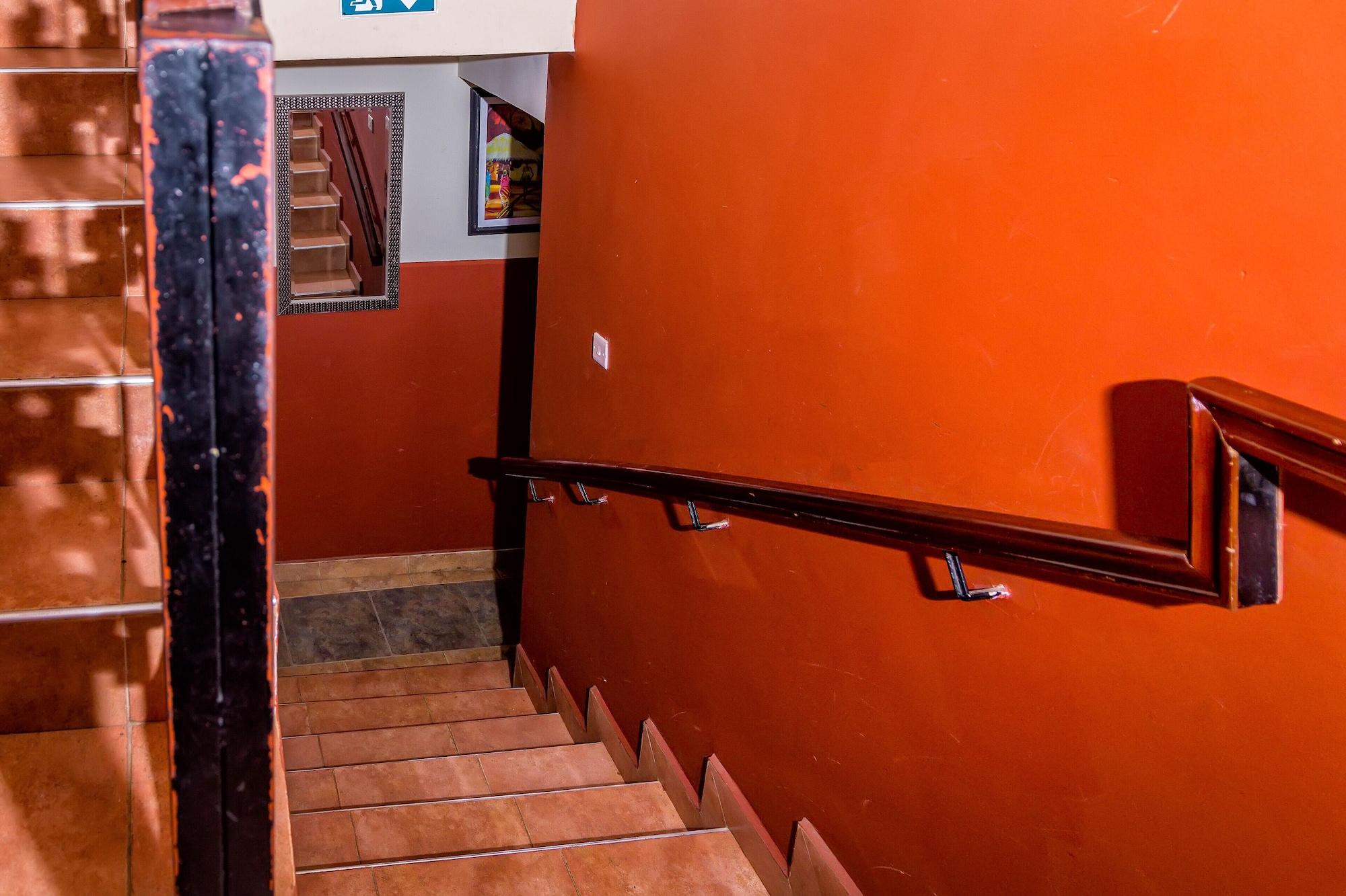 Varios Oriental Hotel North Legon