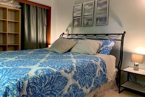 Alojamiento - Redwood Guesthouse- Charm on lake & 5 min to beach