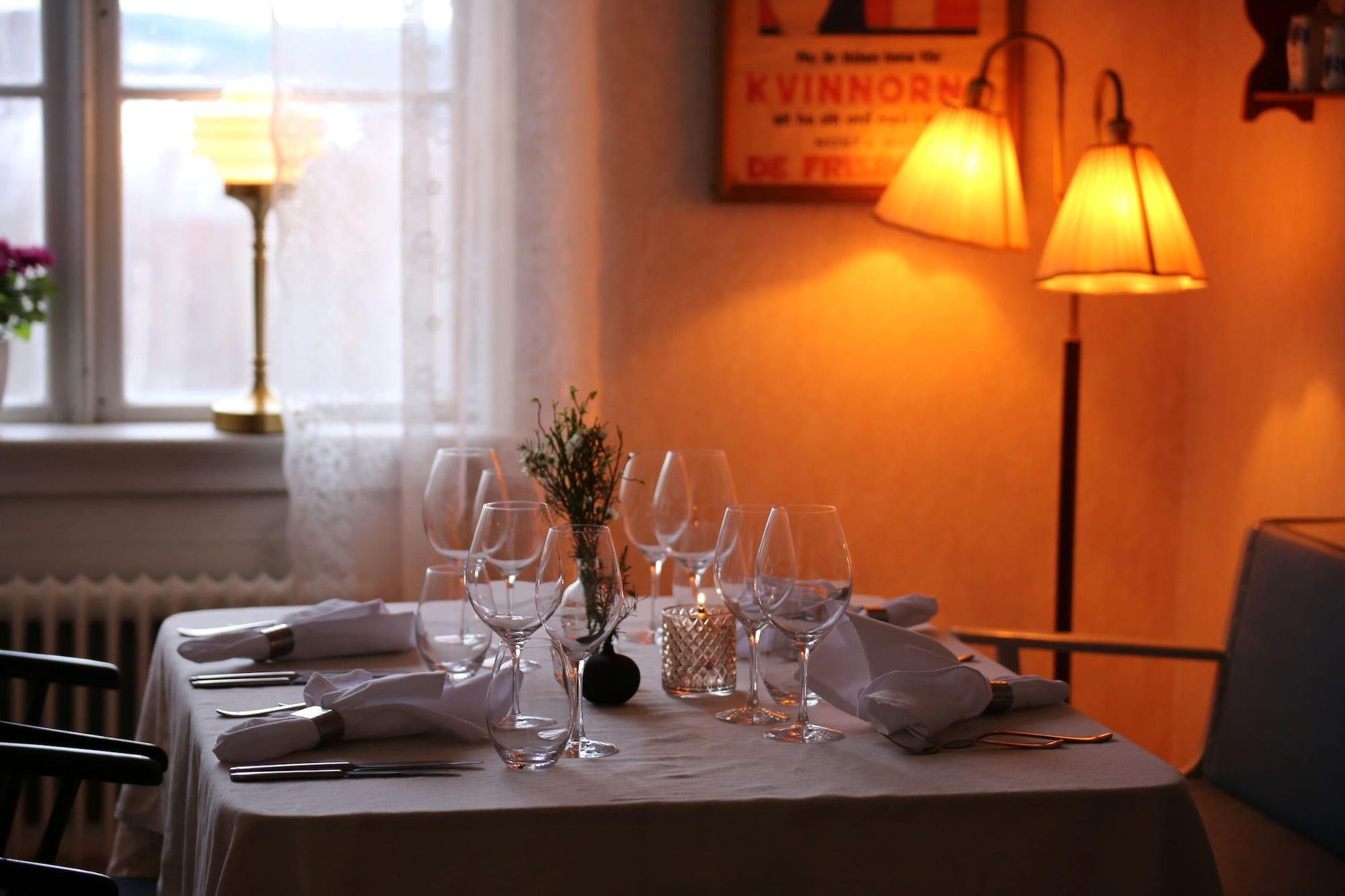 Vista Lobby Tree Hotel