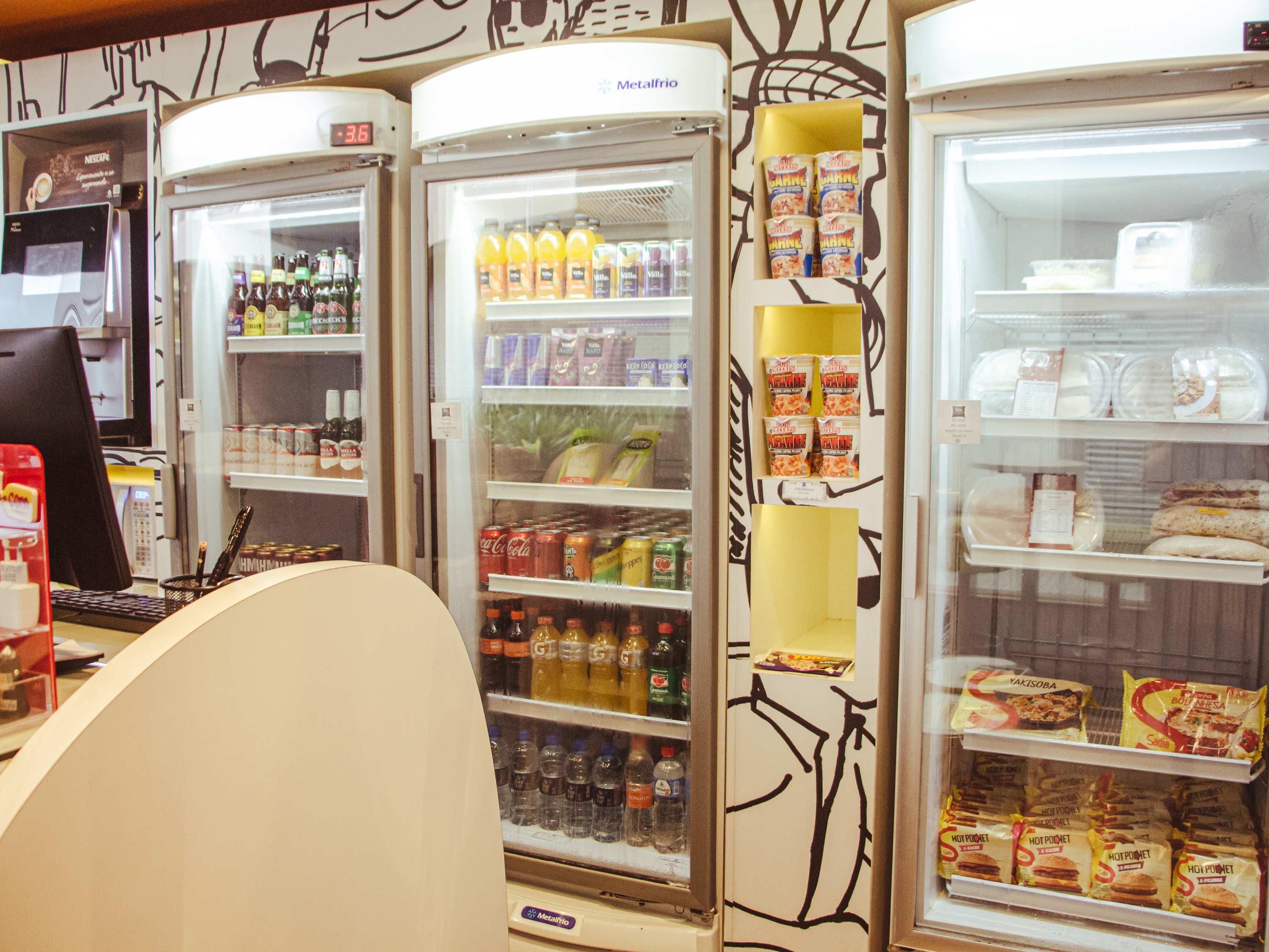 Bar/Salón ibis budget Curitiba Aeroporto