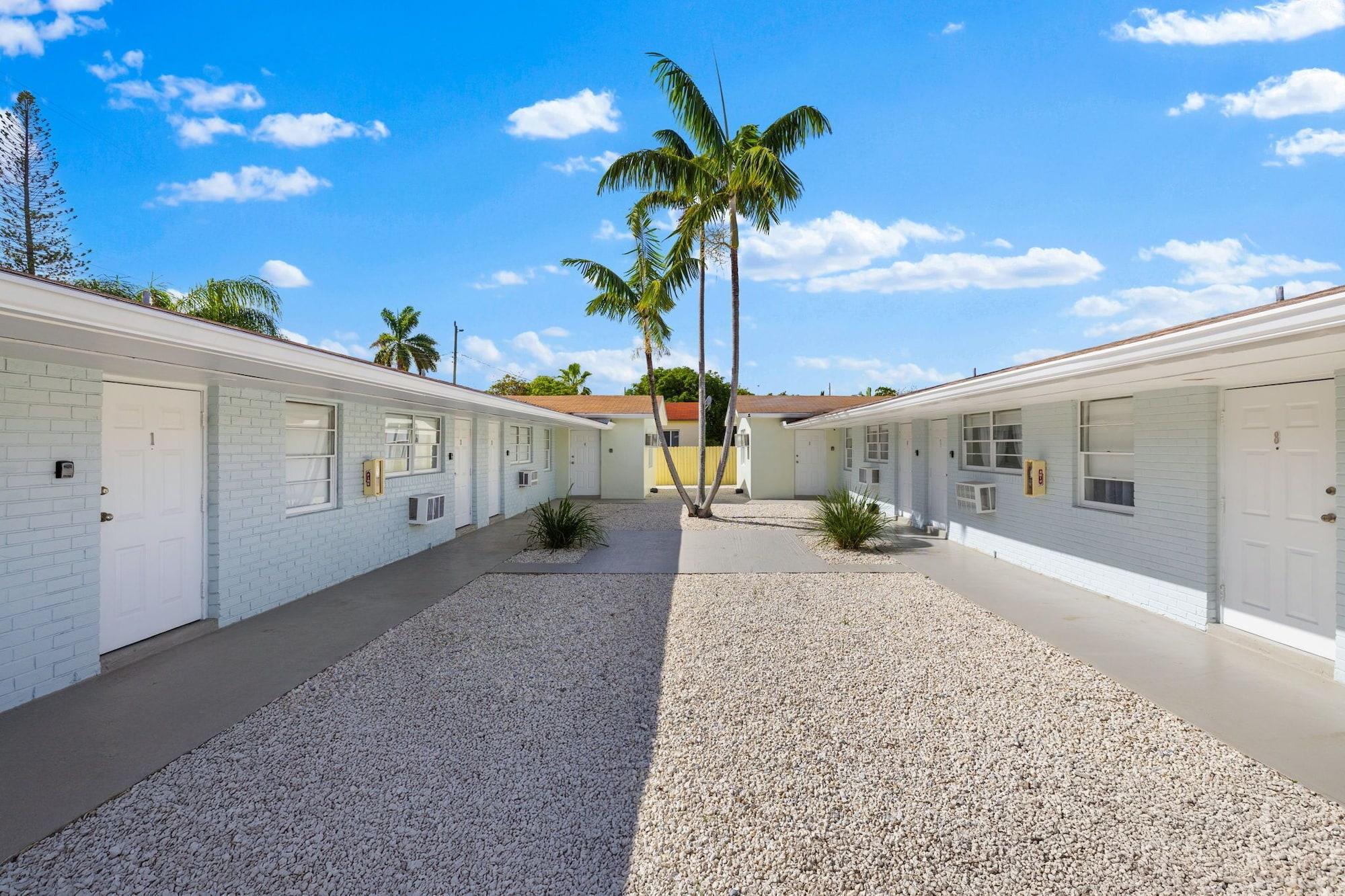 Varios Sunset Inn - Hallandale Beach