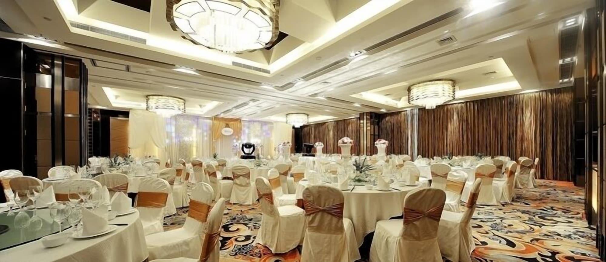 Salón de Baile Rainbird International Hotel