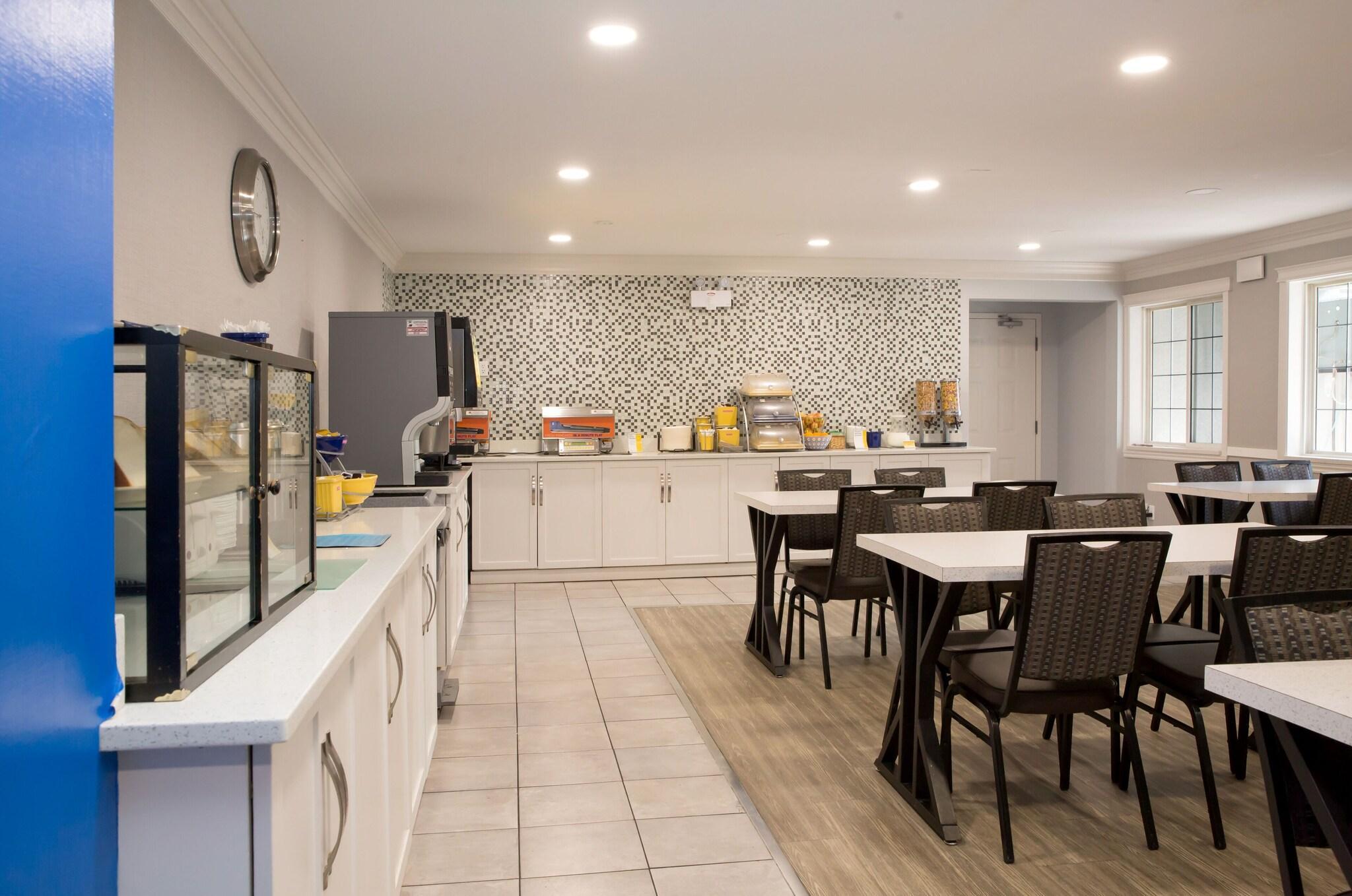 Restaurant Days Inn by Wyndham Kelowna