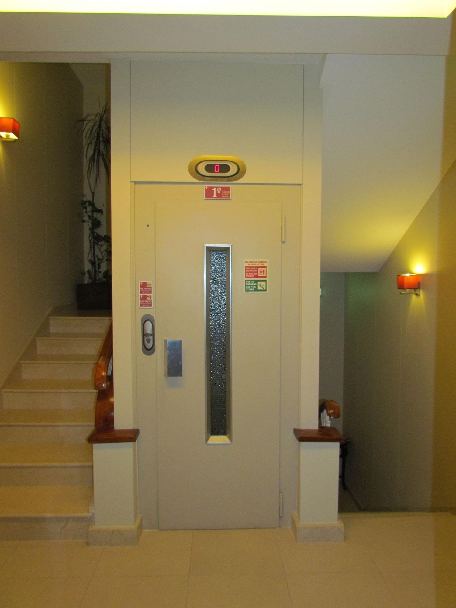 Varios Vera Cruz Porto Downtown Hotel