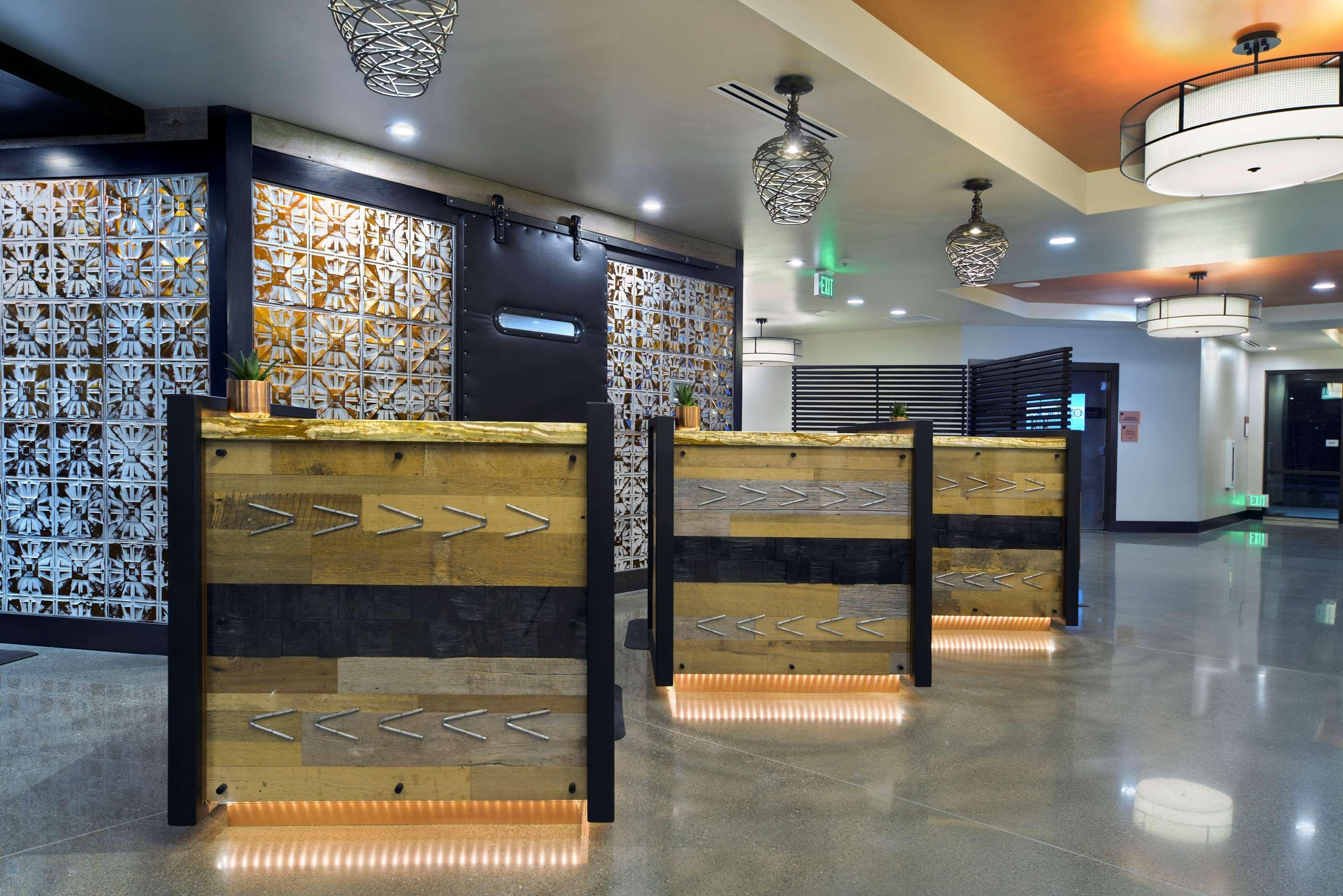 Vista Lobby Oxford Suites Paso Robles