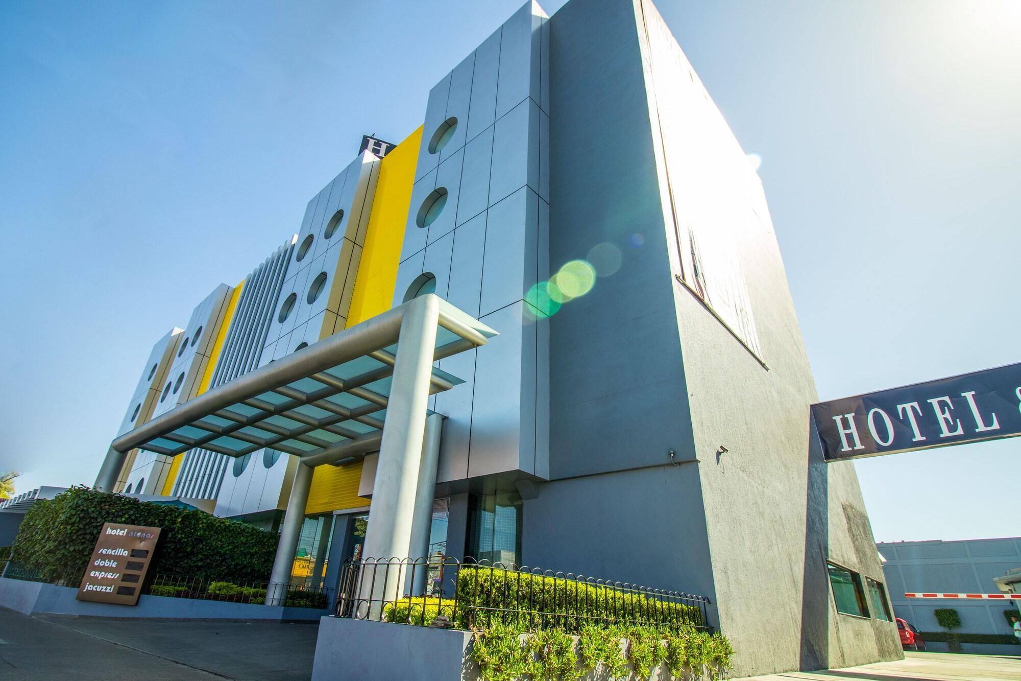 Vista Exterior Hotel Atenas Plaza