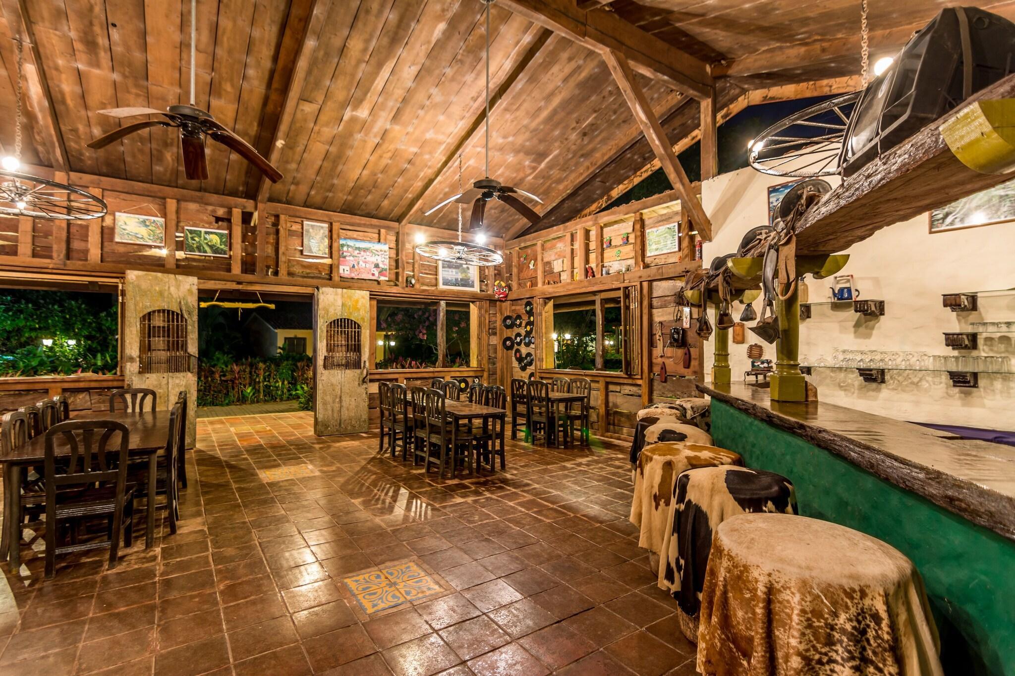 Bar/Salón Villa Lapas Jungle Village