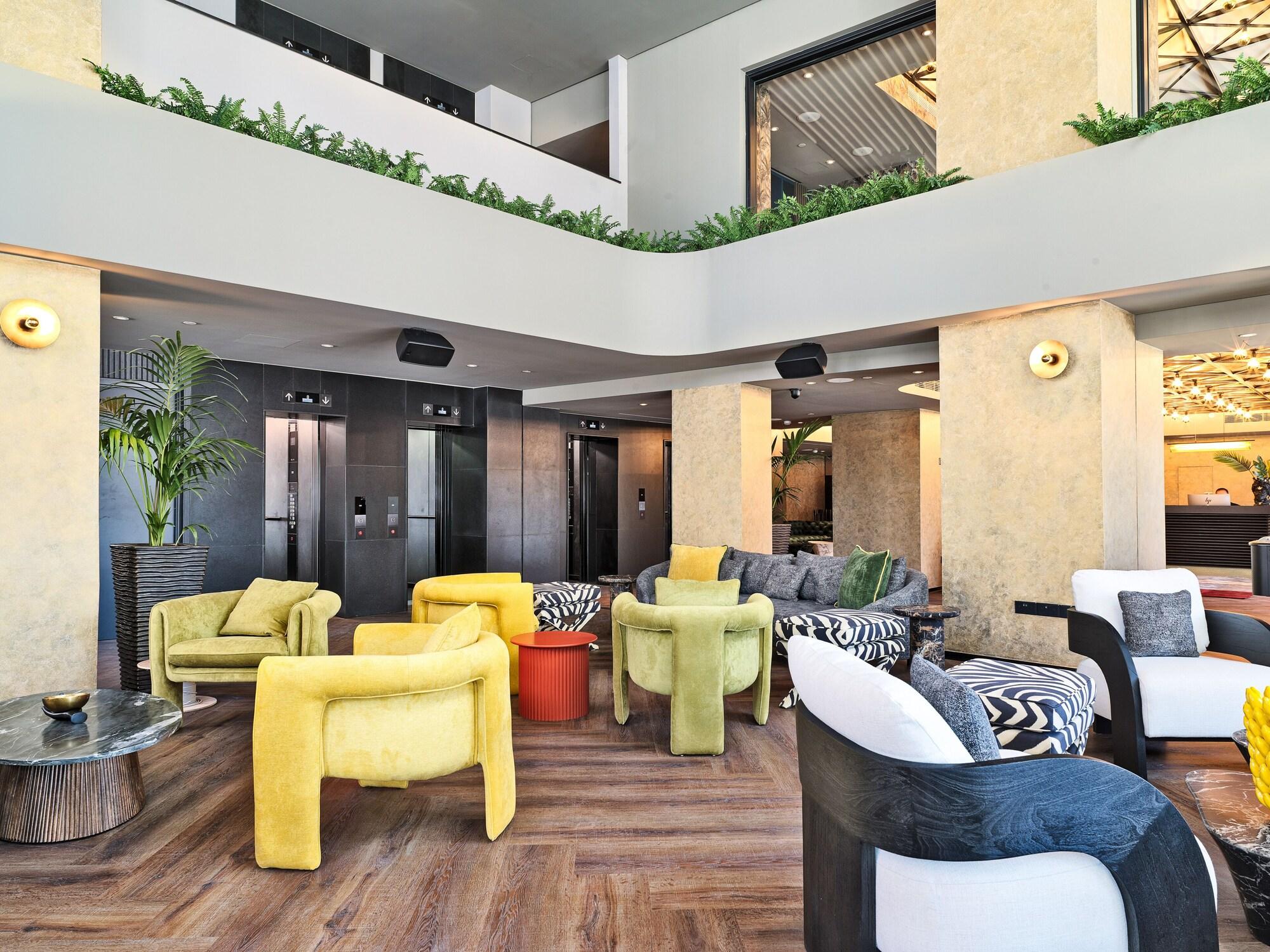 Vista Lobby NYX Hotel Limassol