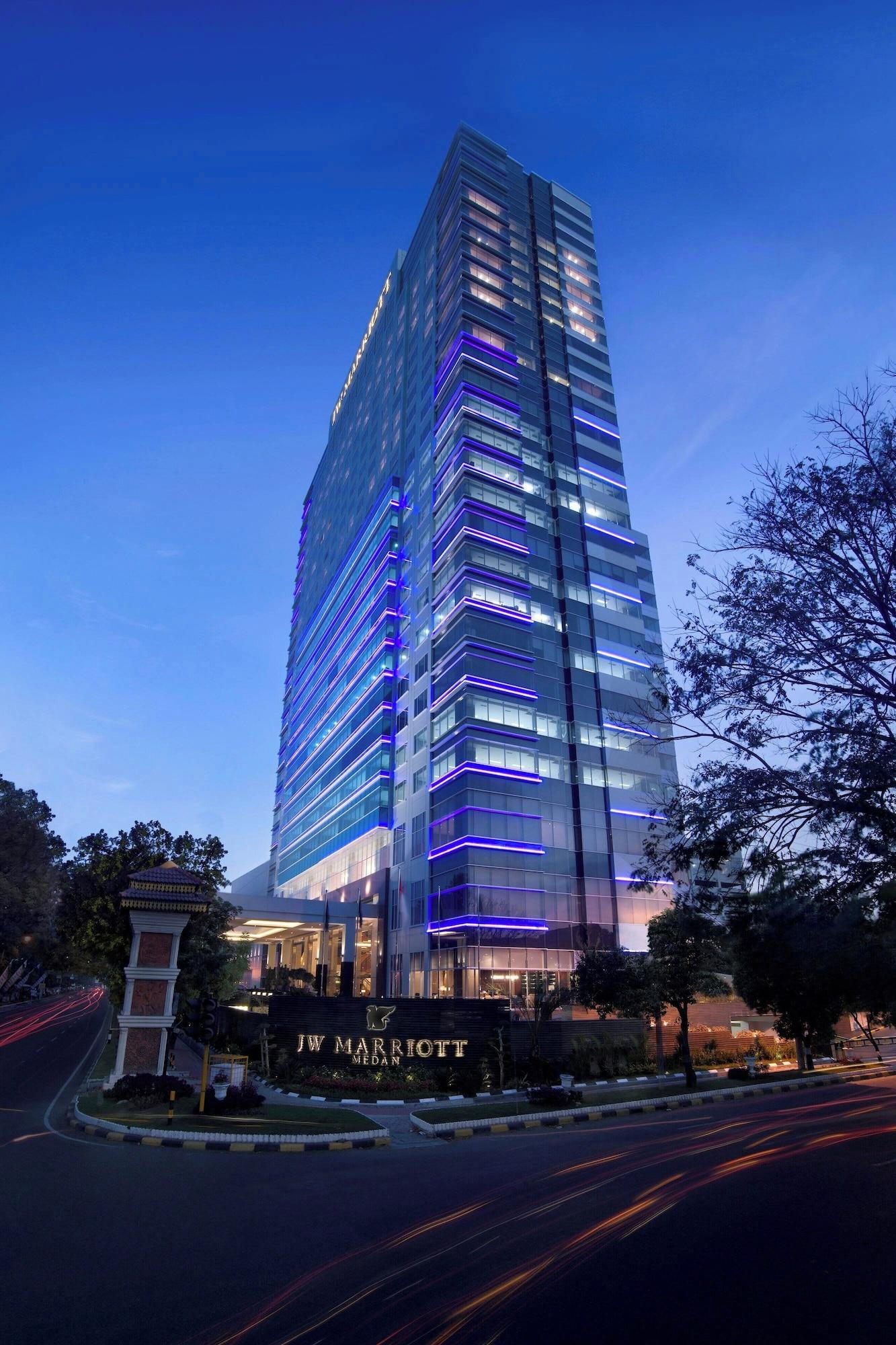 Vista Exterior JW Marriott Hotel Medan