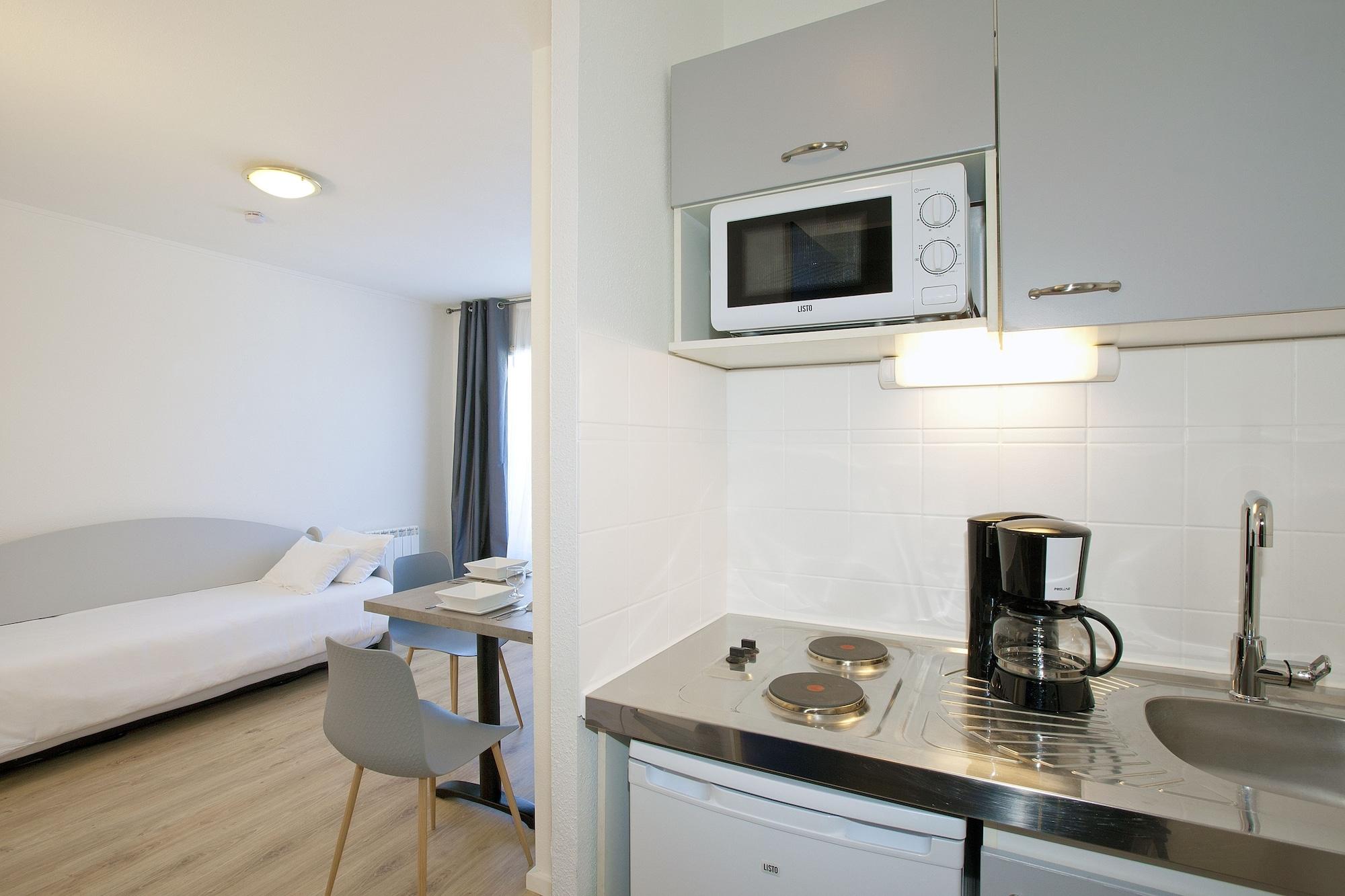 Equipamiento de Habitación BRIT HOTEL Confort Lannion Centre Gare