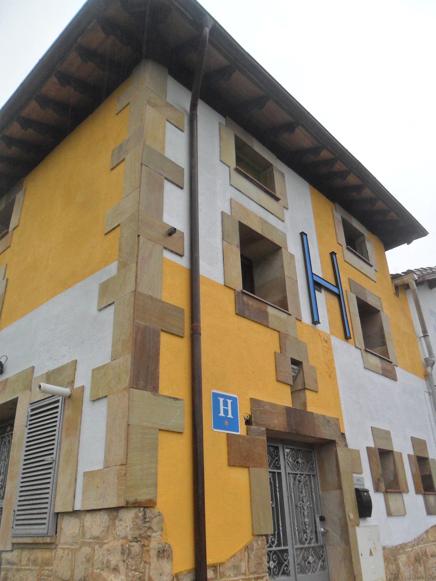 Vista Exterior Hotel Mendi Green