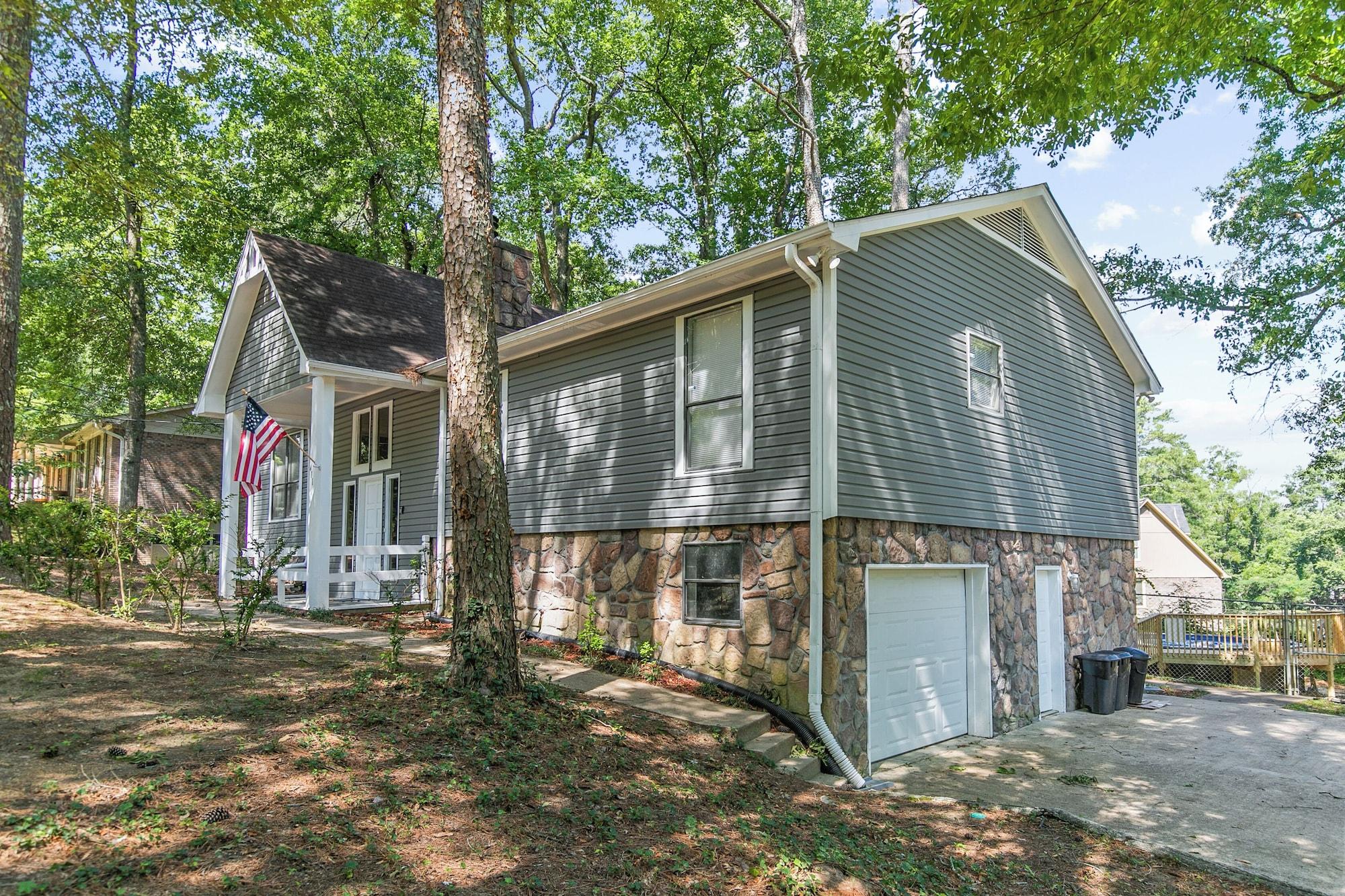 Vista Exterior Lake View Newly Renovated