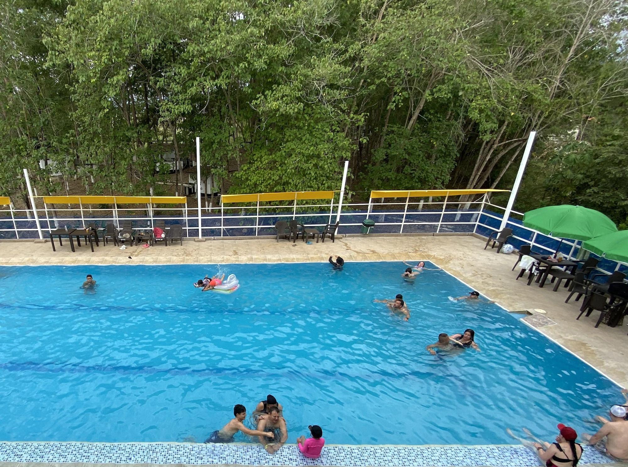 Vista Piscina Eco Hotel Guarumal