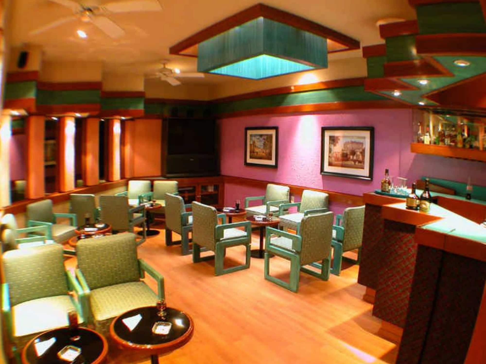 Bar/Salón Segovia Regency Hotel