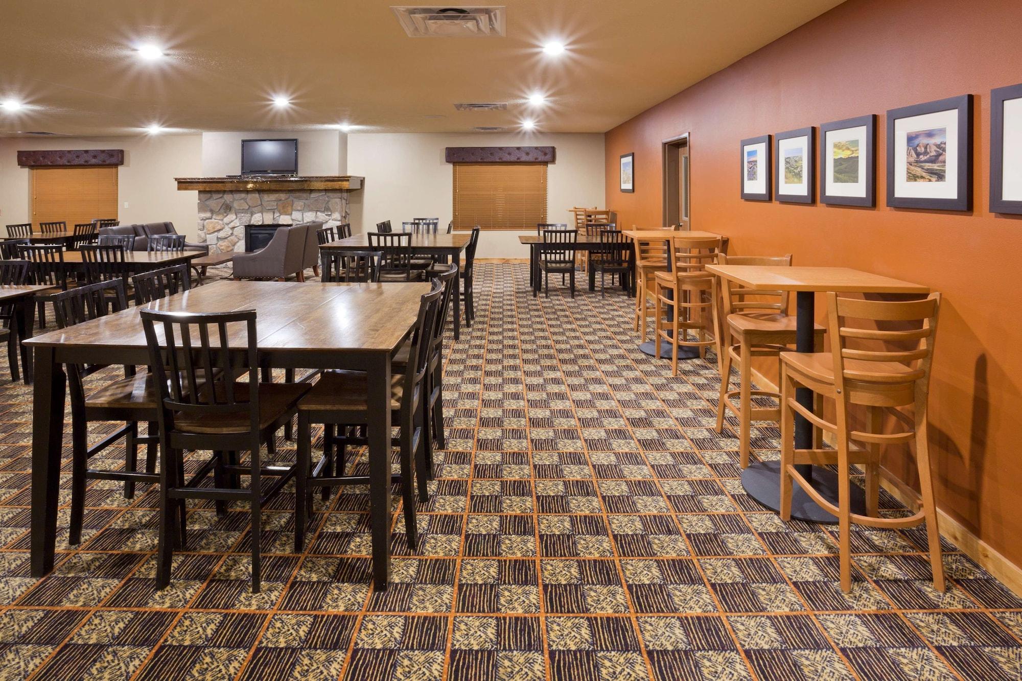 Restaurant AmericInn by Wyndham Fargo Medical Center