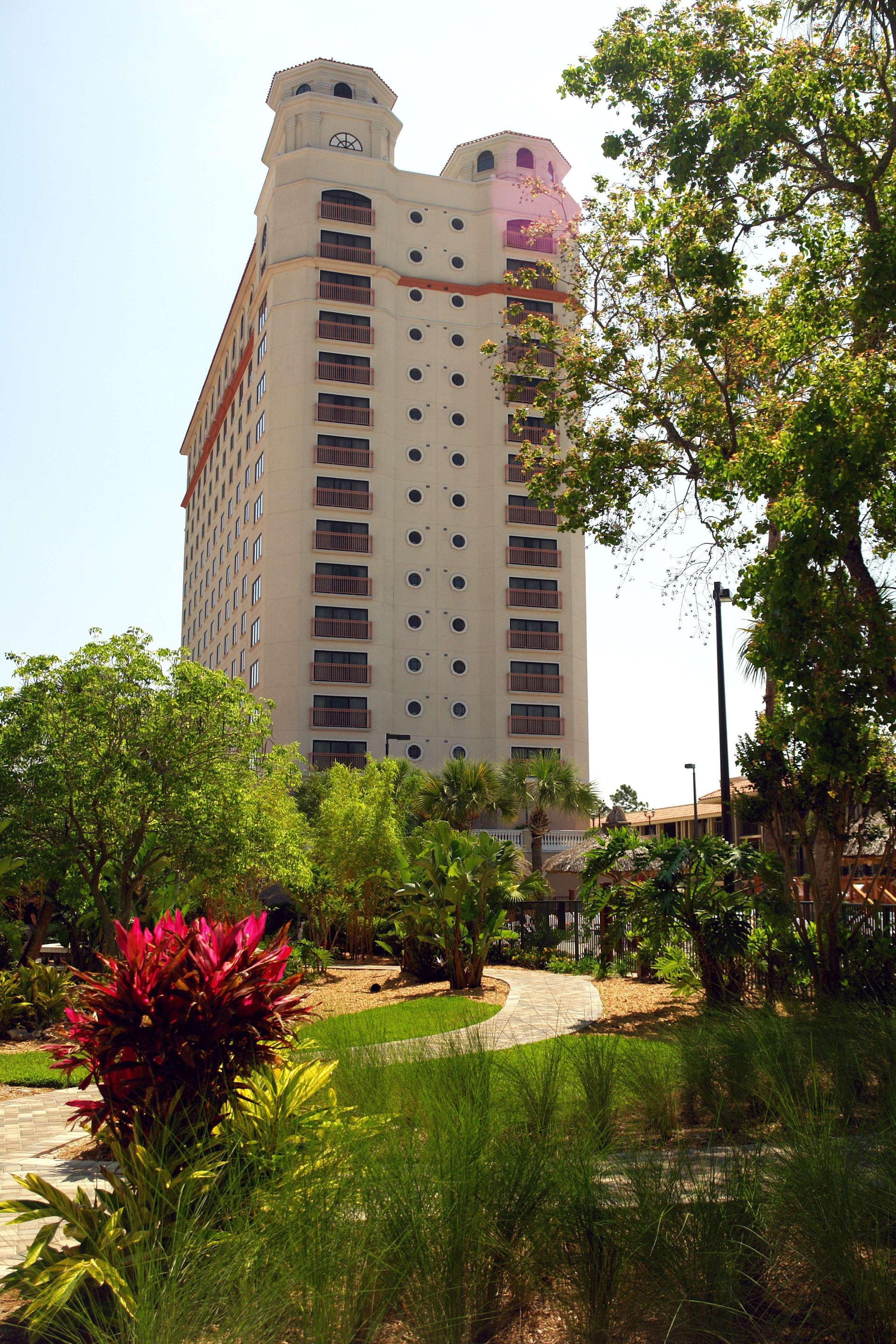 Vista Exterior DoubleTree by Hilton Orlando Theme Park Resort