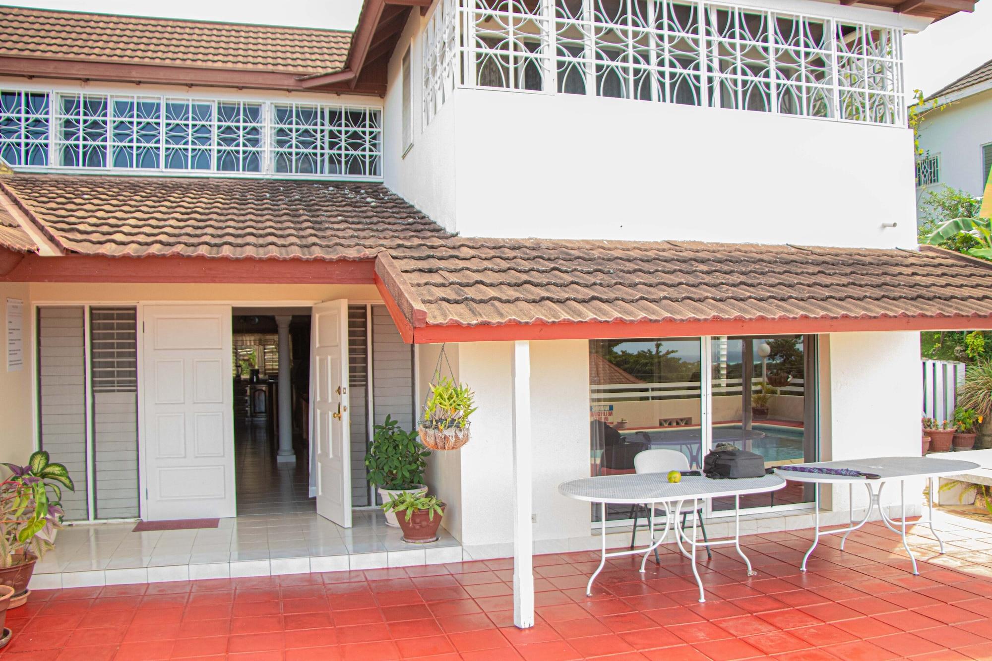 Vista Exterior The Whytehouse Villa
