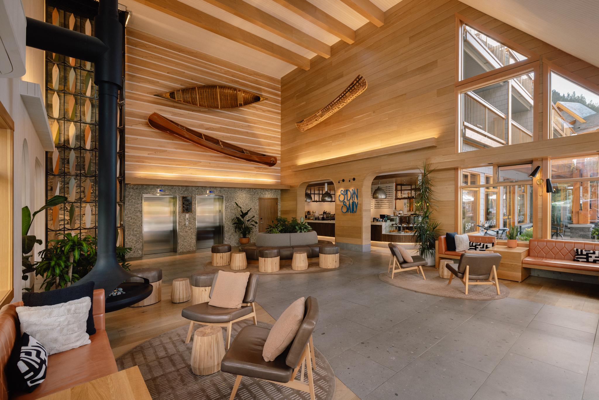 Vista Lobby Hotel Canoe and Suites