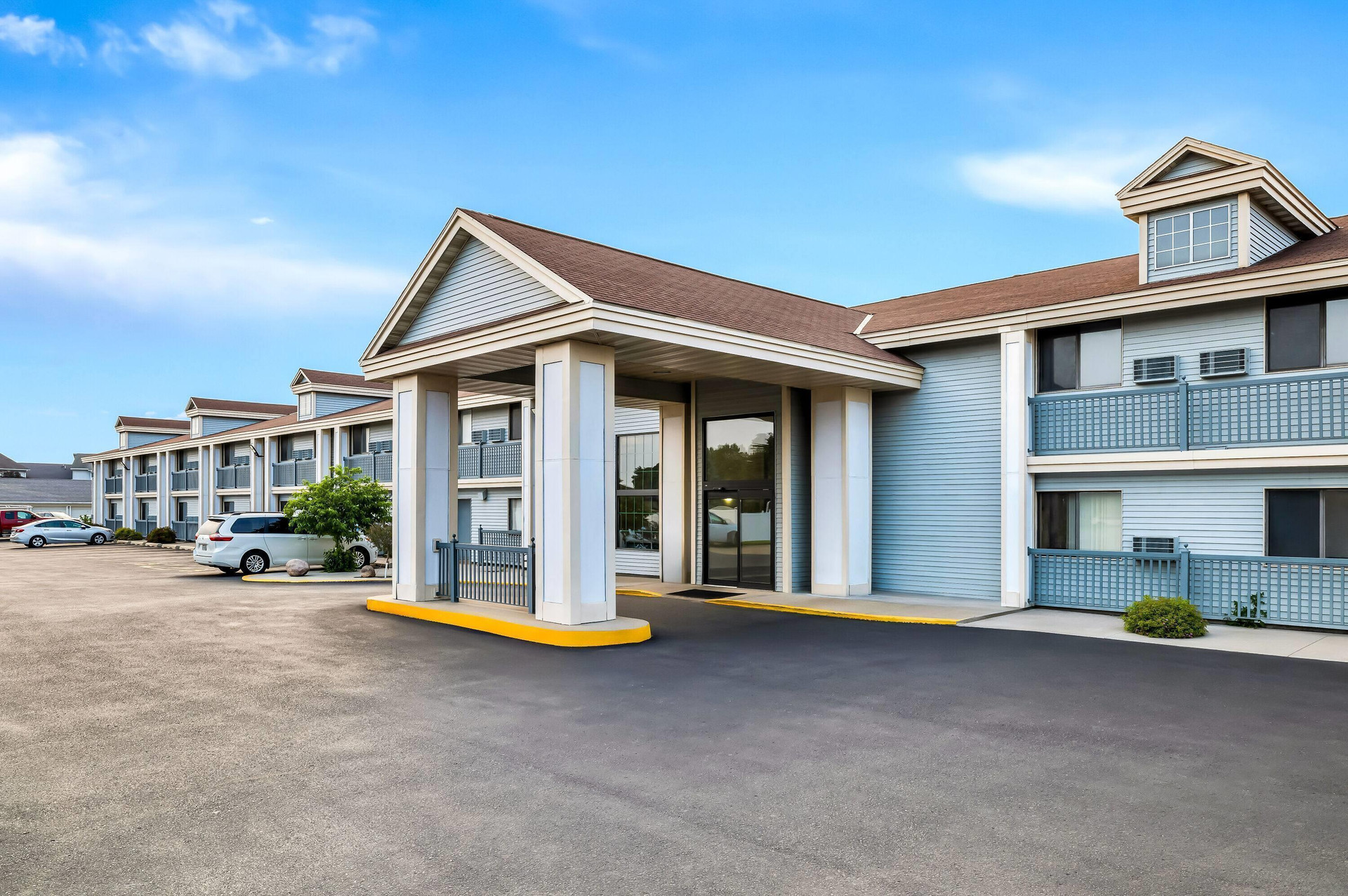 Varios Super 8 by Wyndham La Crosse