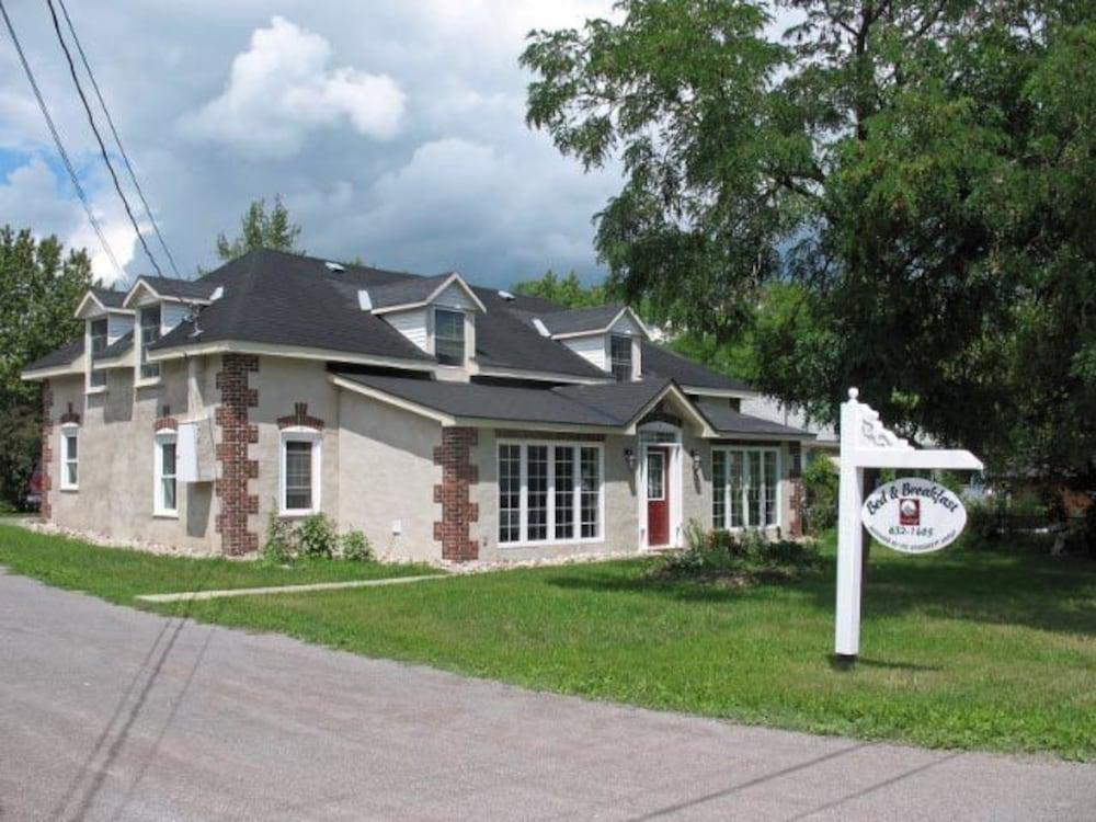 Varios Hastings House Bed & Breakfast