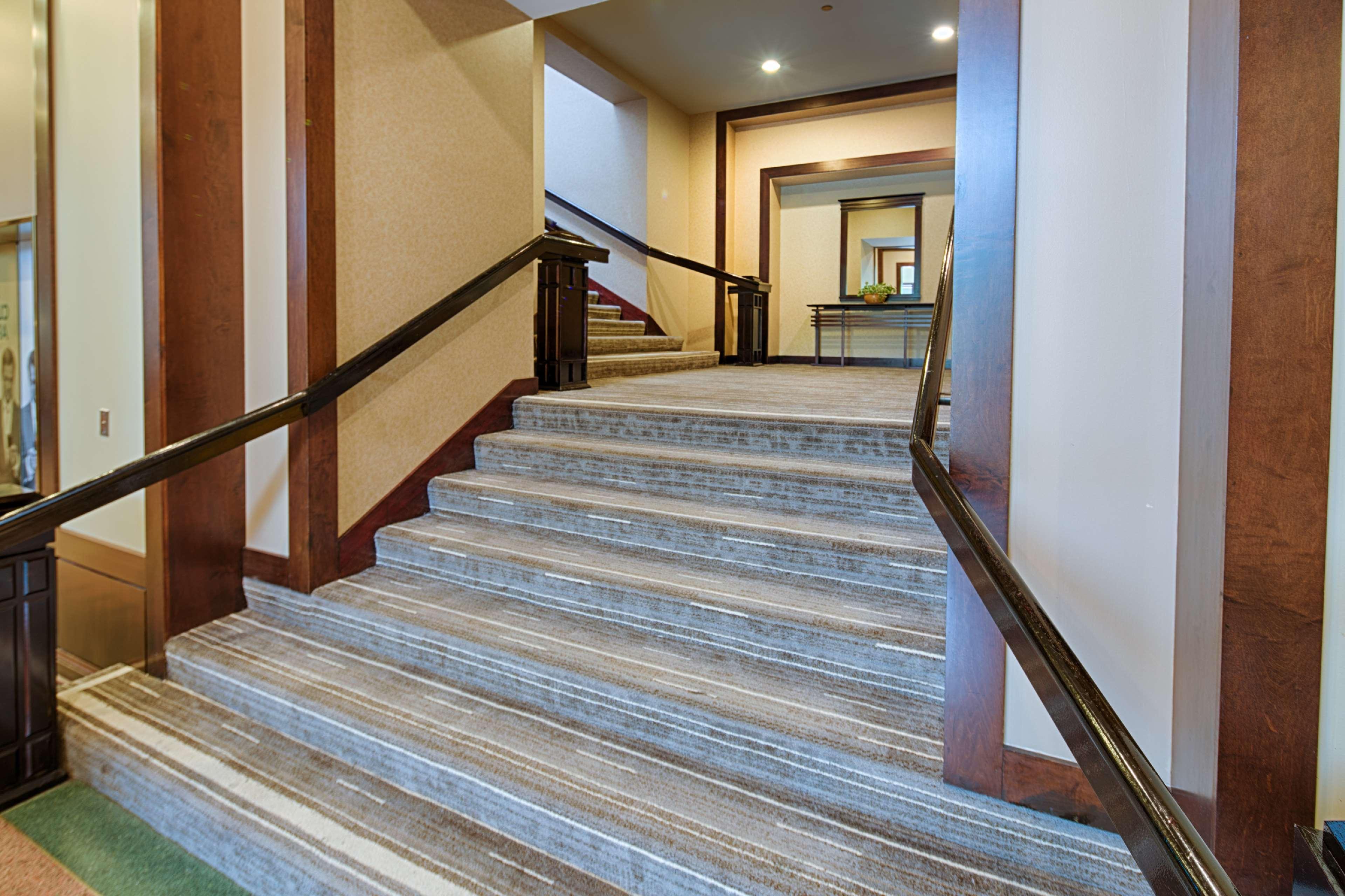 Vista Exterior Embassy Suites by Hilton Chicago O'Hare Rosemont