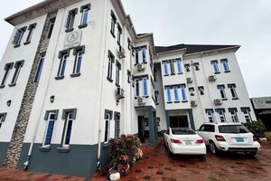 Alojamiento - Alice Suites