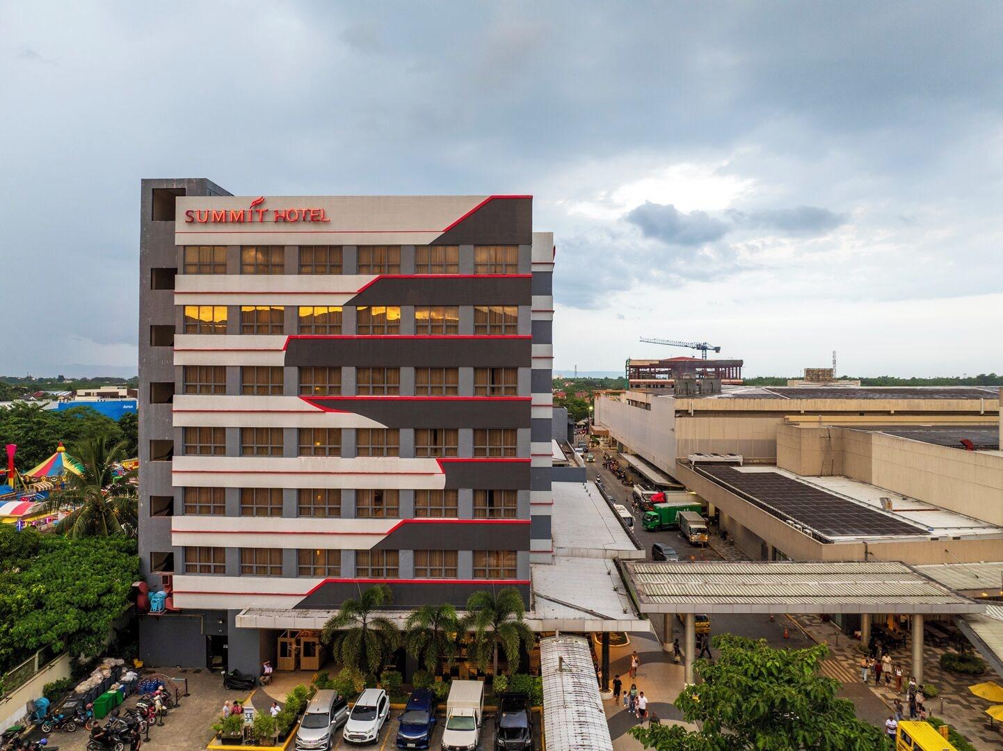 Vista Exterior Summit Hotel Tacloban