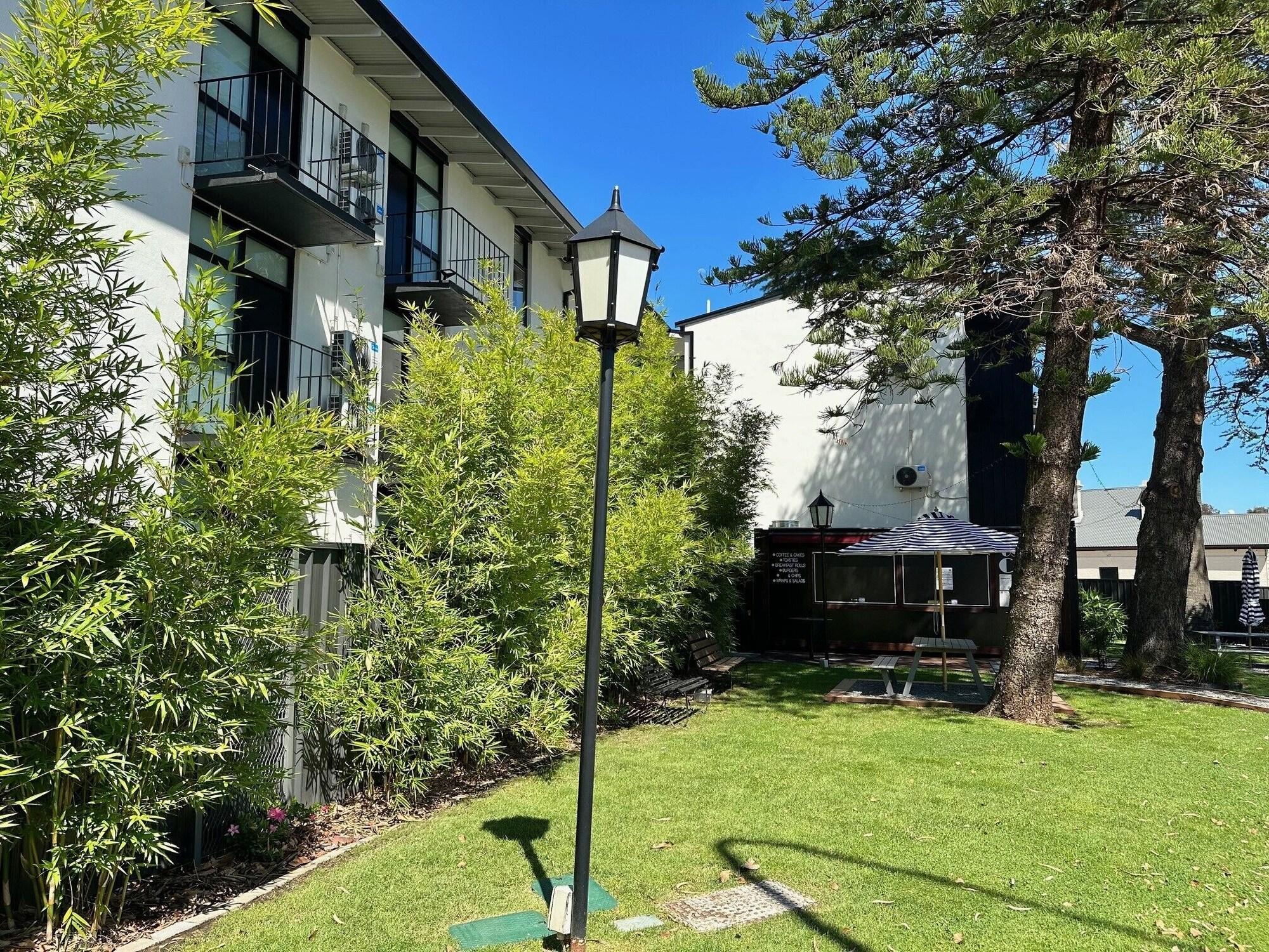 Vista Exterior The Osmond Motel & Apartments