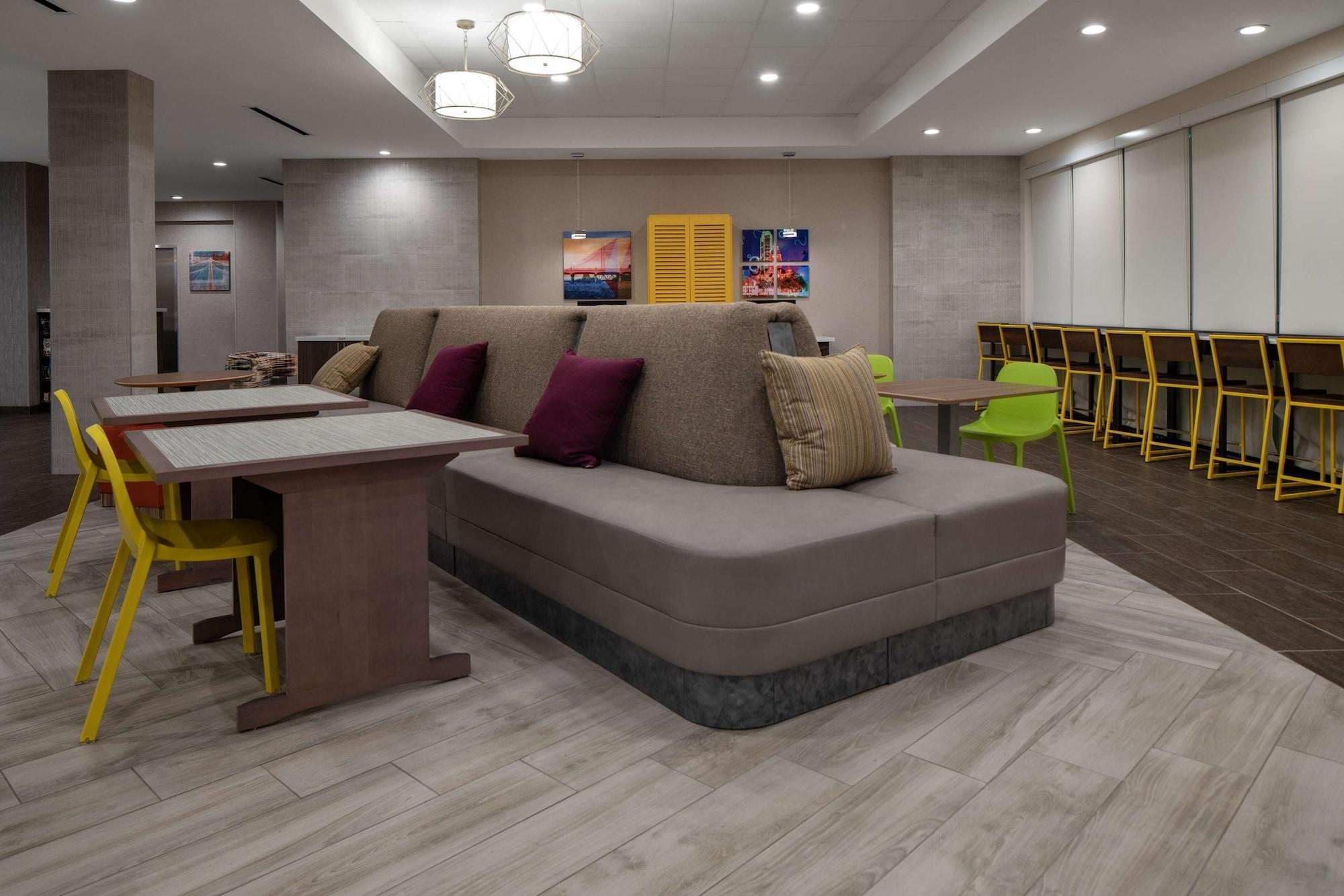 Vista Lobby Home2 Suites by Hilton Rowlett Rockwall Marina