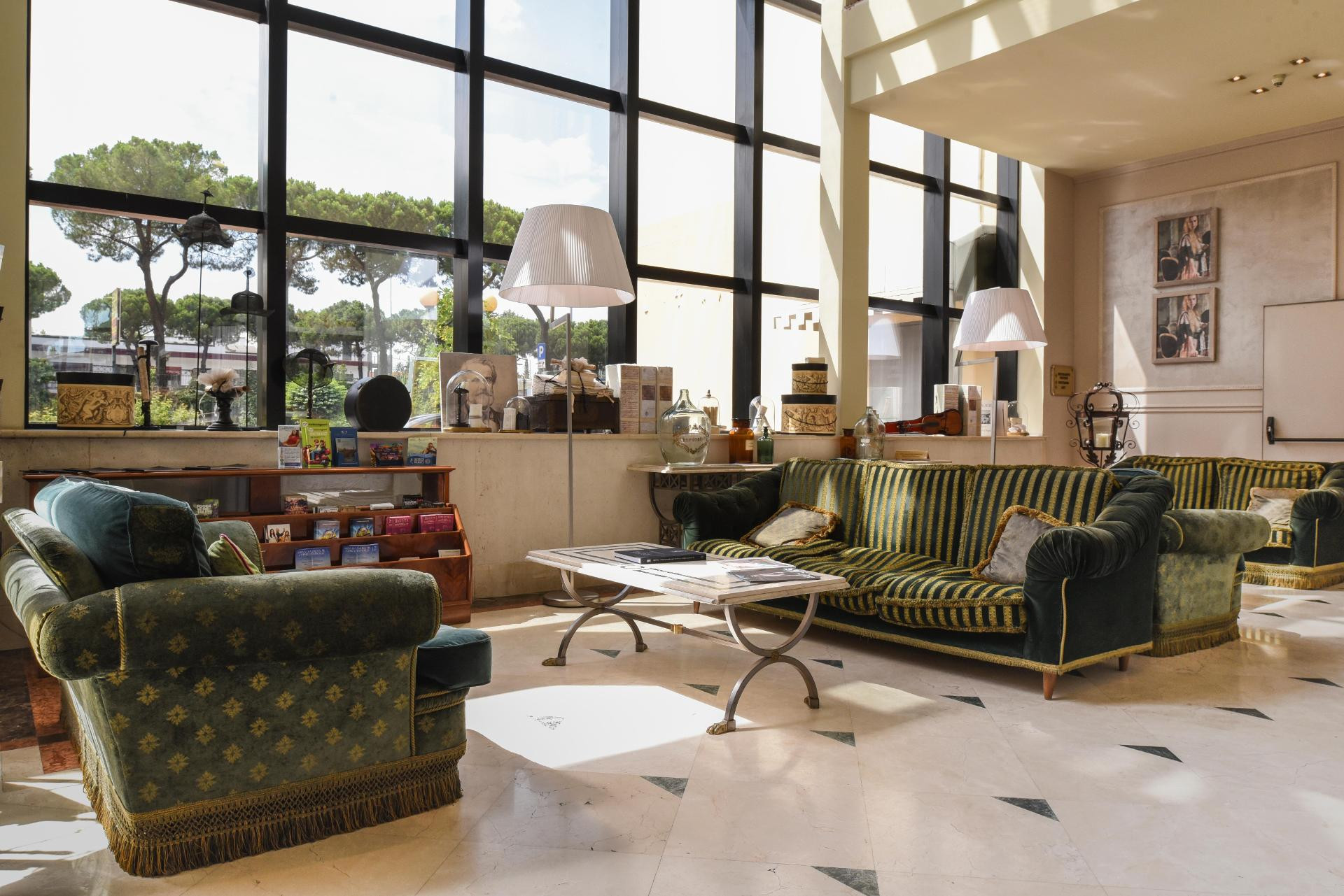 Vista Lobby Hotel Leon d'Oro
