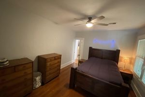 Alquiler Vacacional - Downtown 3 bedroom house, backyard with grill and patio with swing