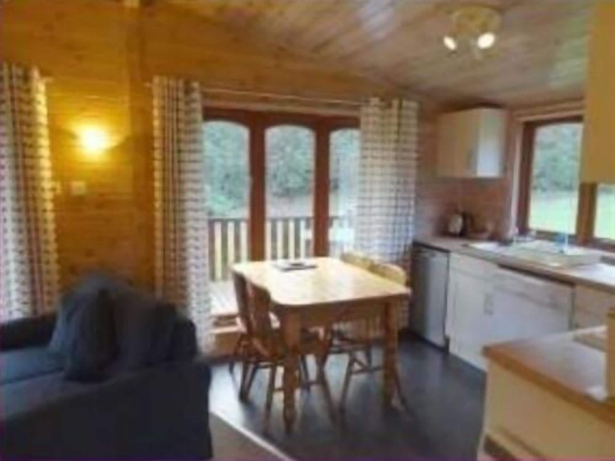 Varios The Log Cabin Glebe Farm