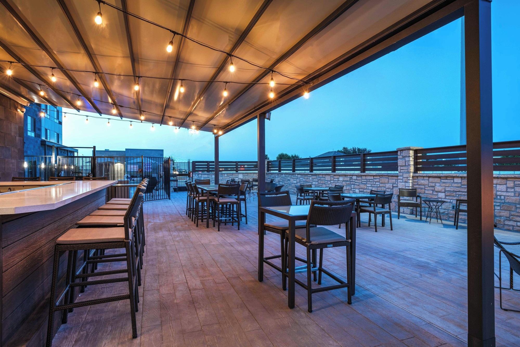 Comodidades del Alojamiento Courtyard by Marriott Dallas Grand Prairie
