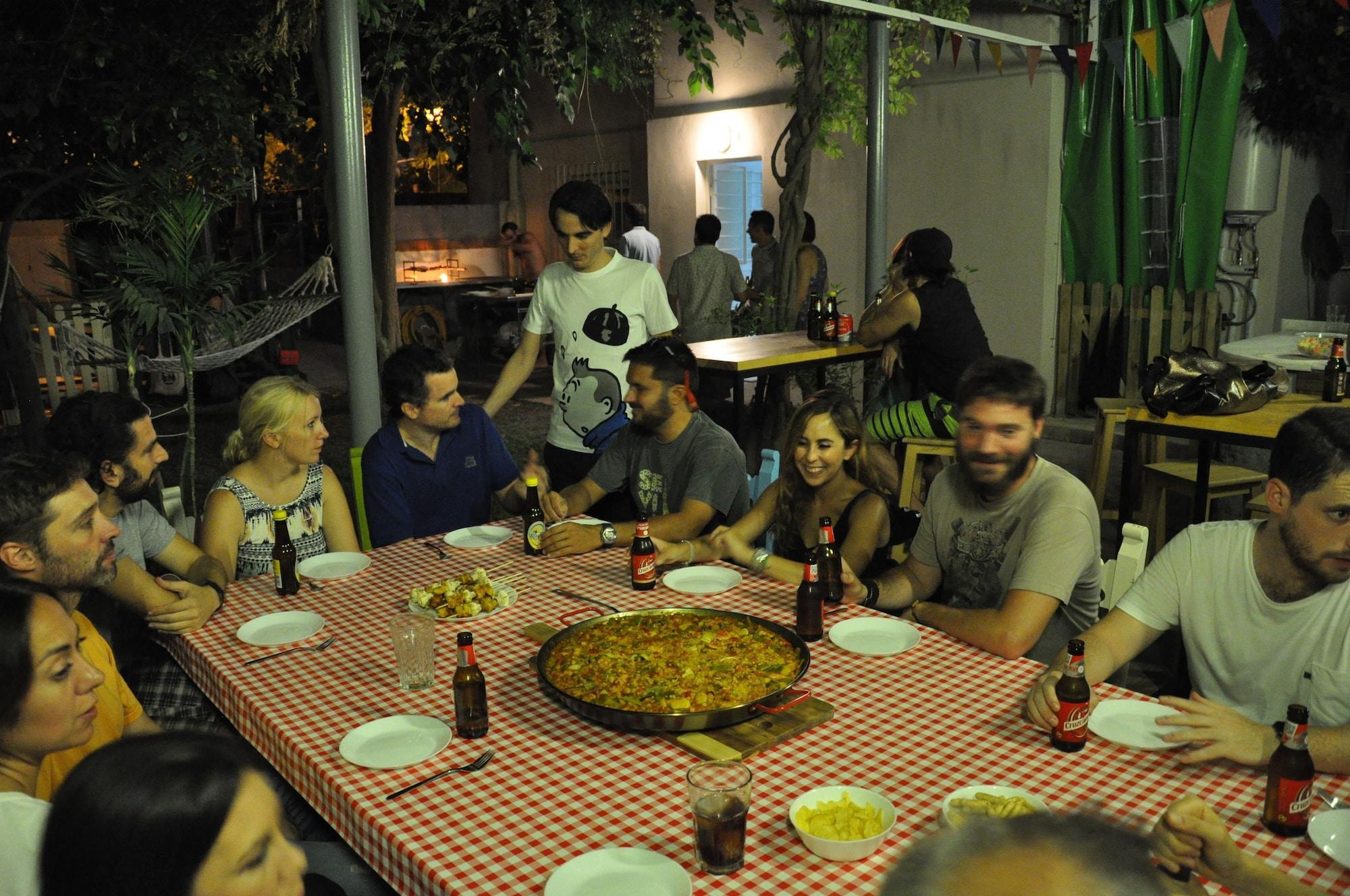 Restaurant Lemon Garden Hostel Sevilla