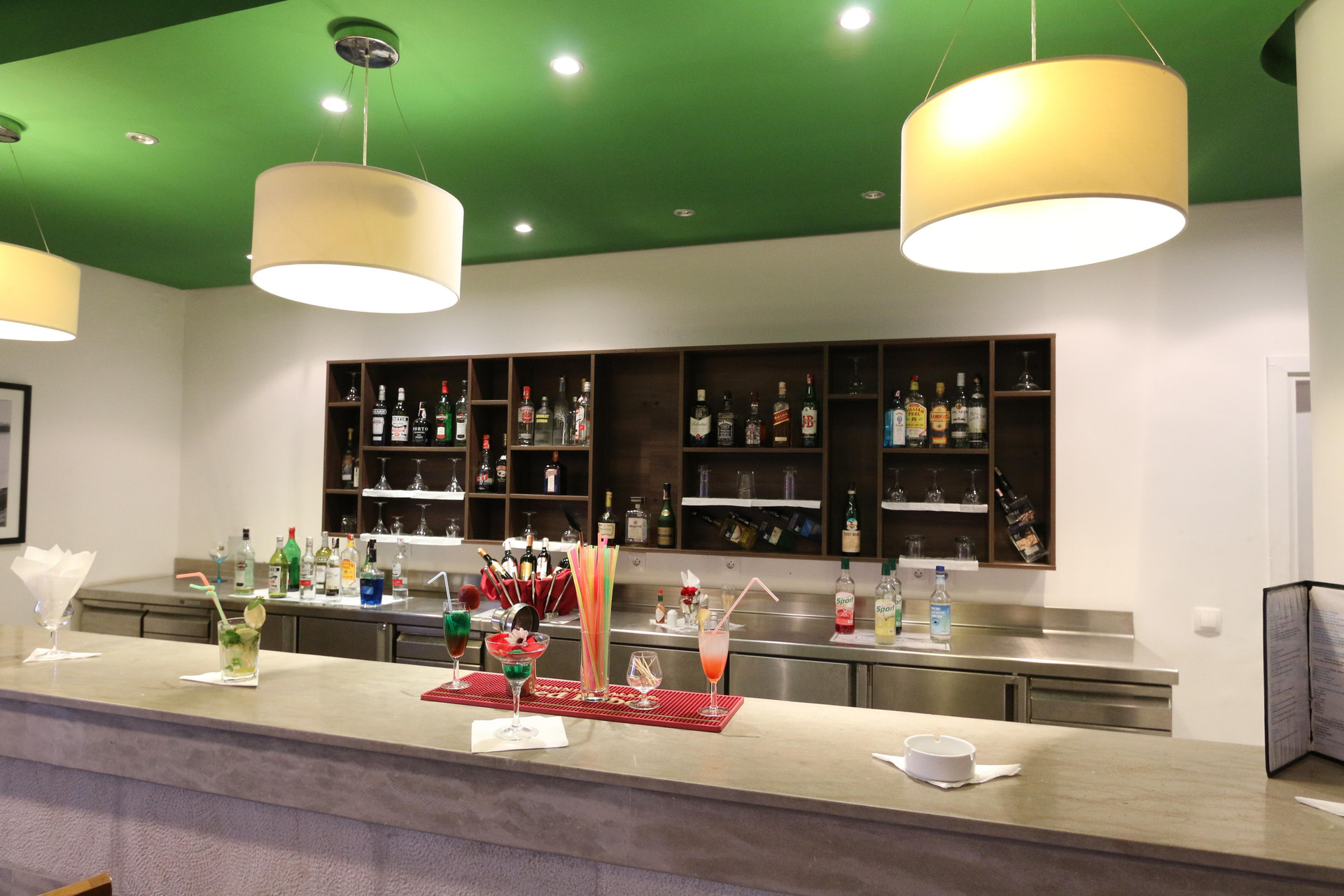 Bar/Salón Lunja Village