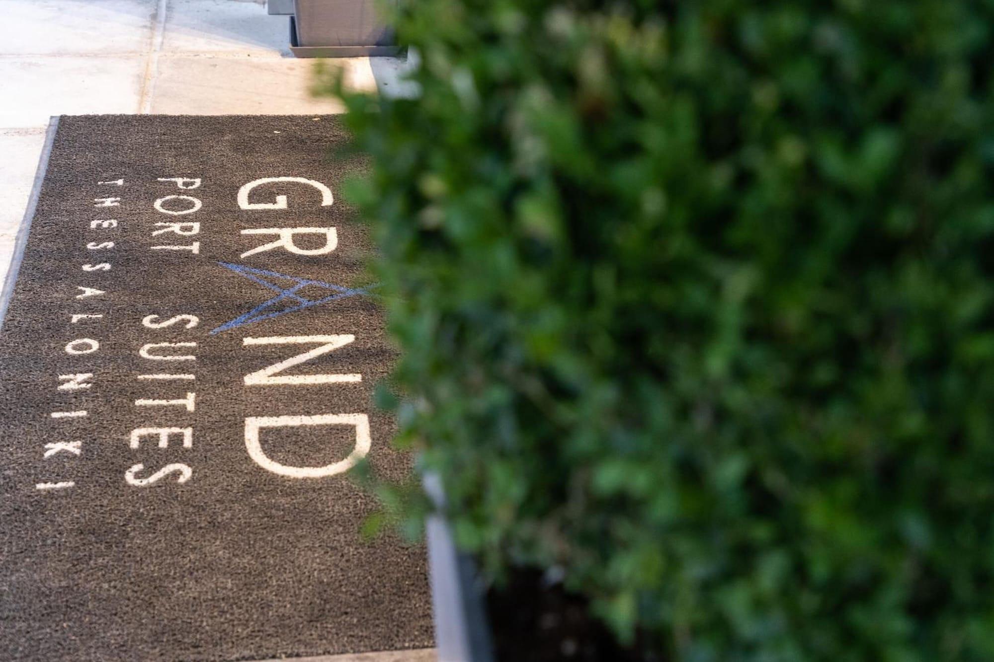 Vista Exterior Grand Port Suites Thessaloniki