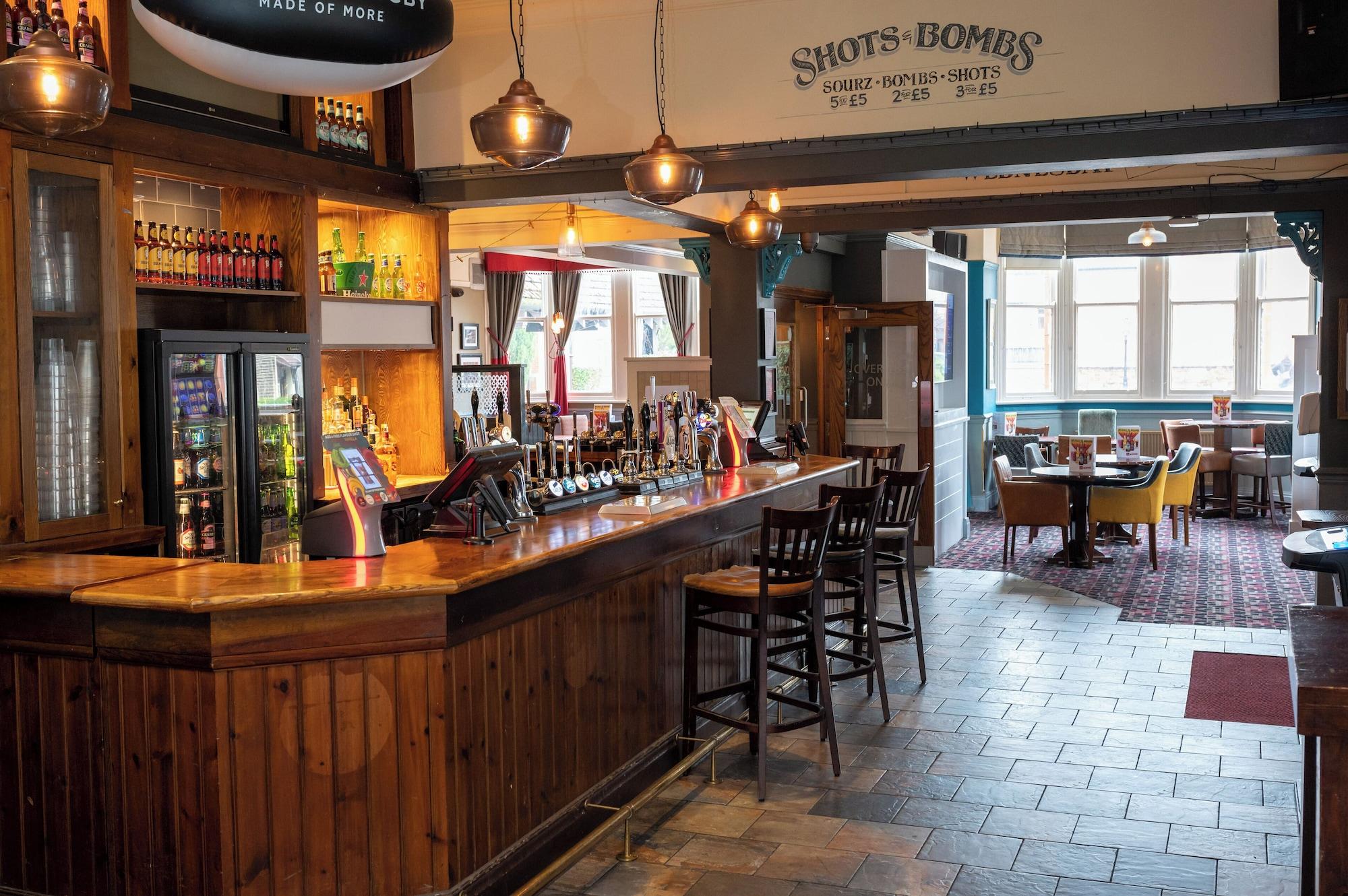 Bar/Salón Fernhurst Lodge by Greene King Inns