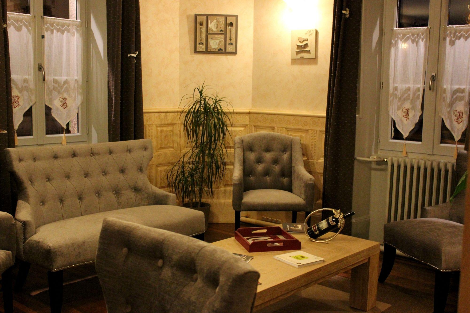 Vista Lobby La Bonne Auberge