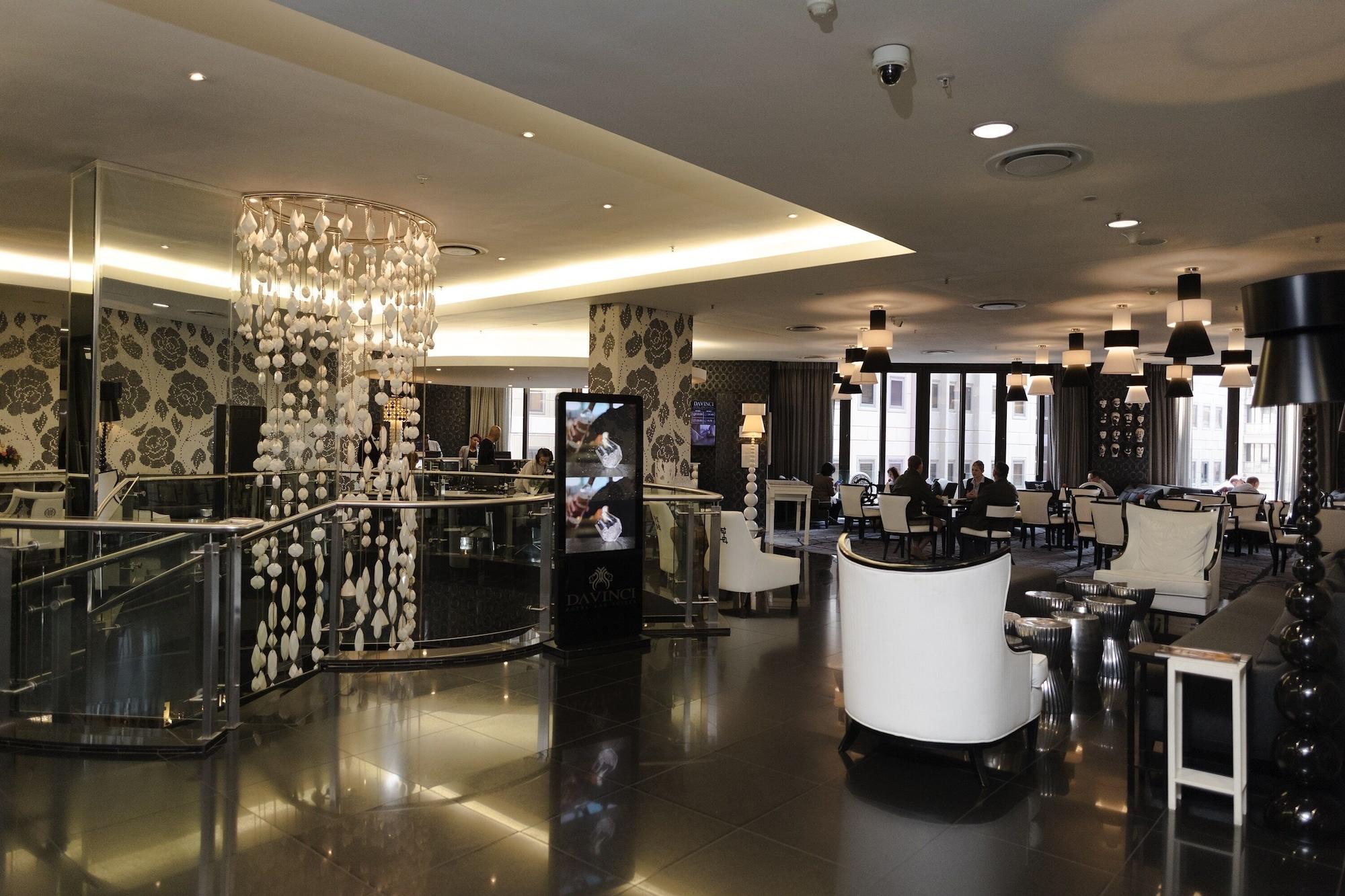 Vista Lobby DaVinci Suites