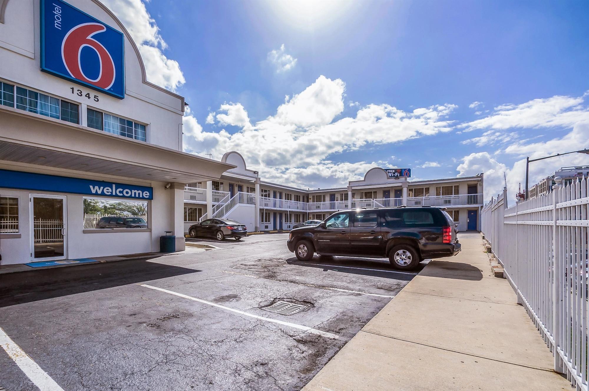 Vista Exterior Motel 6 Washington, DC - Convention Center