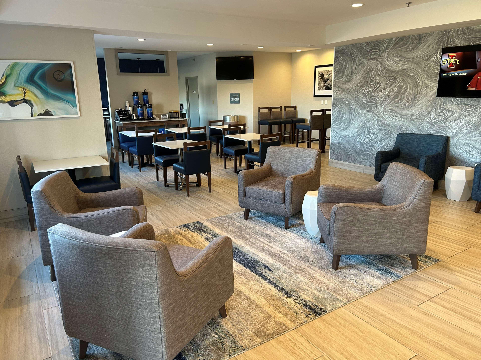 Vista Lobby Best Western Ottumwa Inn & Suites