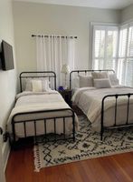 Alquiler Vacacional - Elegant and Peacefully Located Home, AC, Walk Everywhere