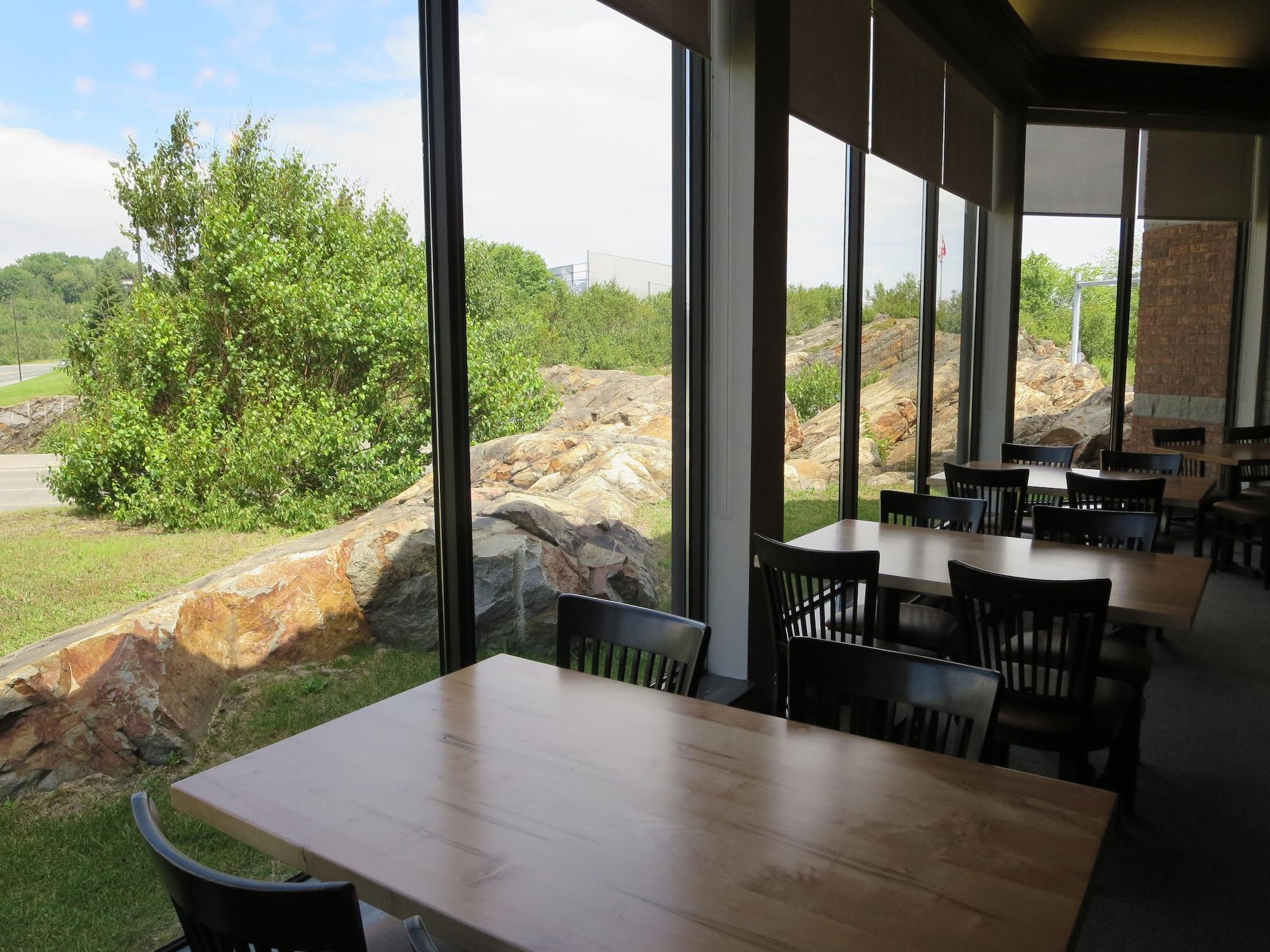 Restaurant Travelway Inn Sudbury