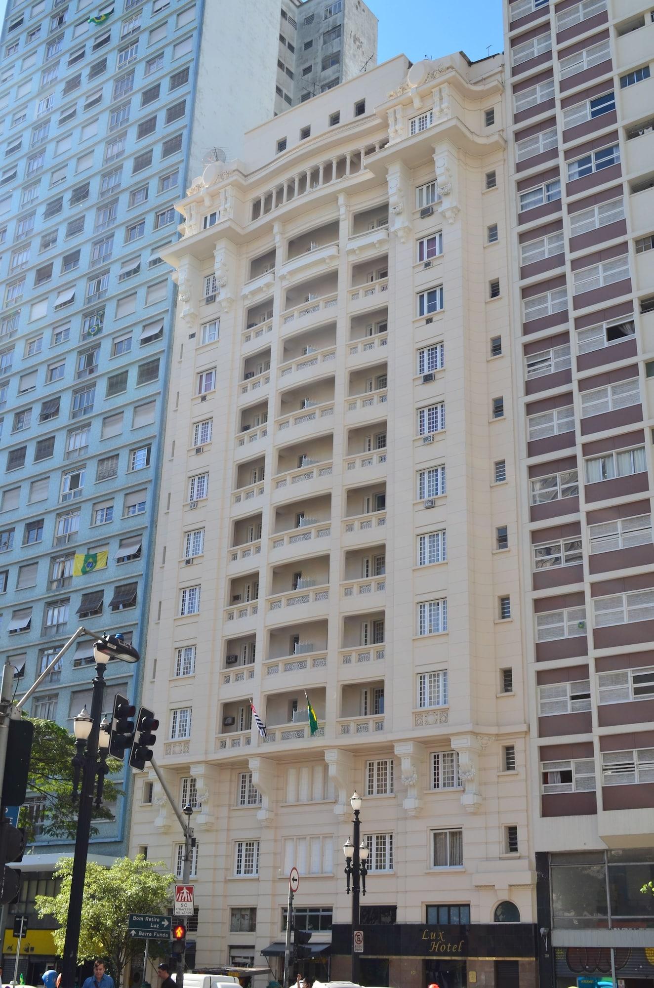 Varios Hotel Lux