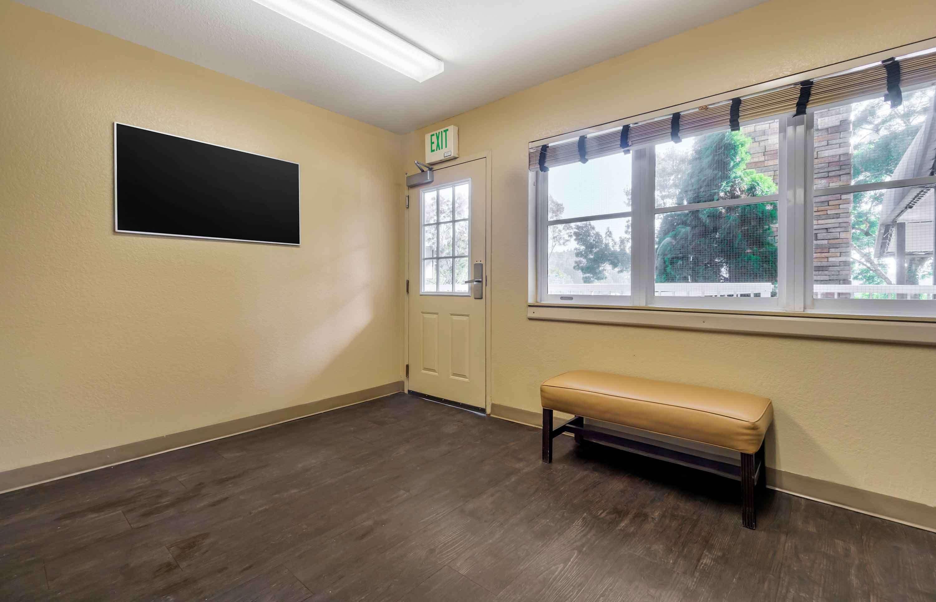 Vista Lobby Extended Stay America Suites Seattle Tukwila