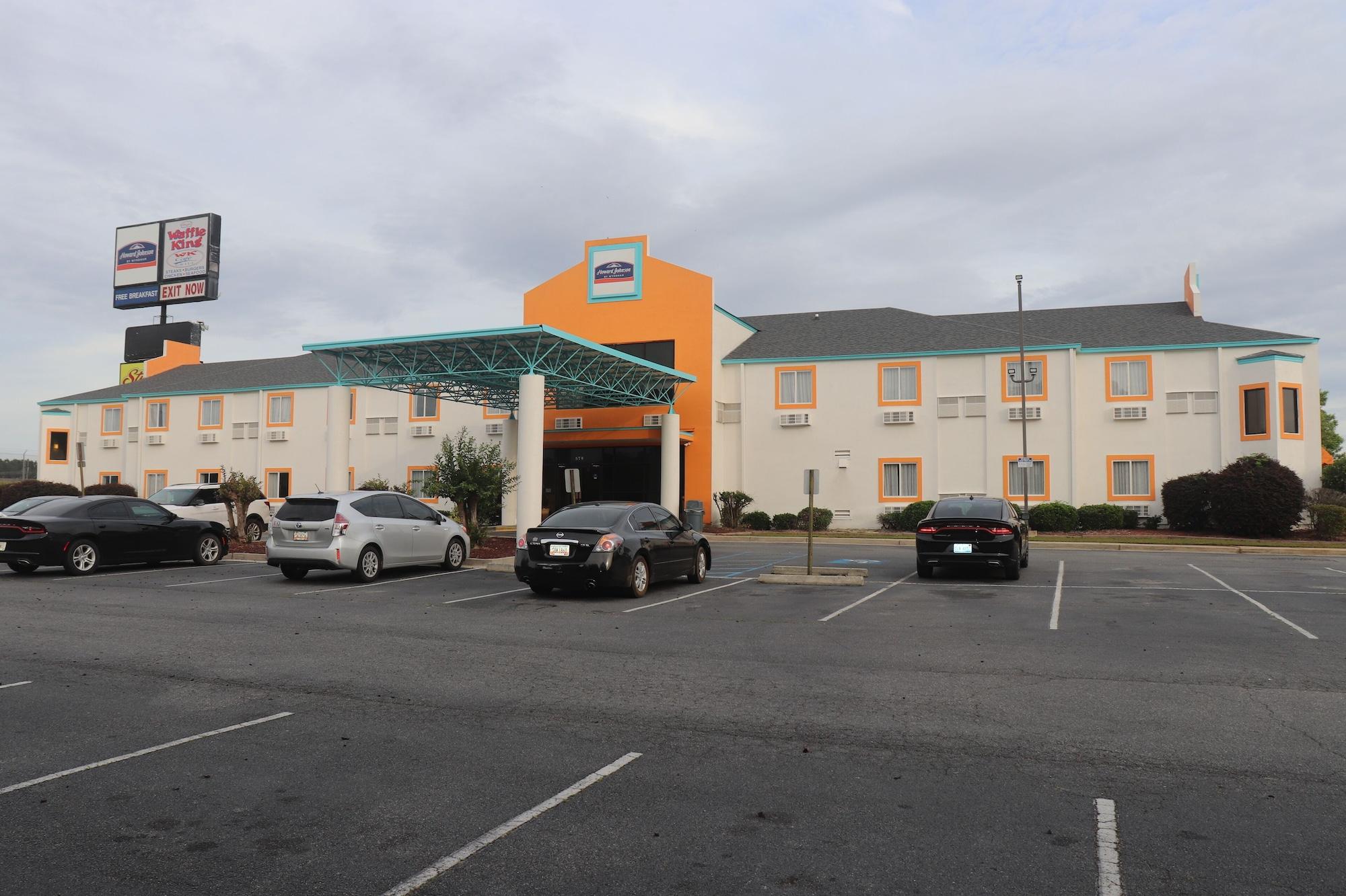 Vista Exterior Howard Johnson by Wyndham Tifton GA I-75