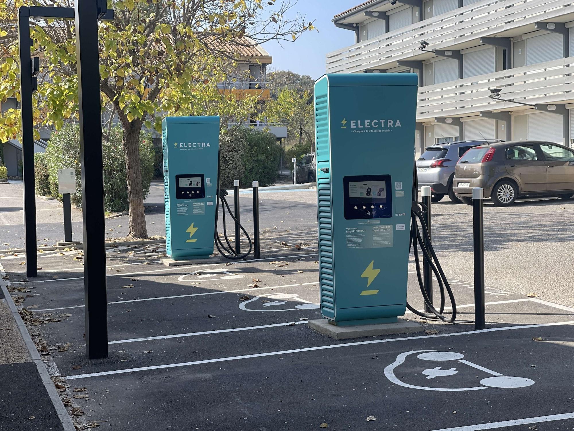 Vista Exterior Kyriad Direct Montpellier St Jean de Vedas – La Peyrière