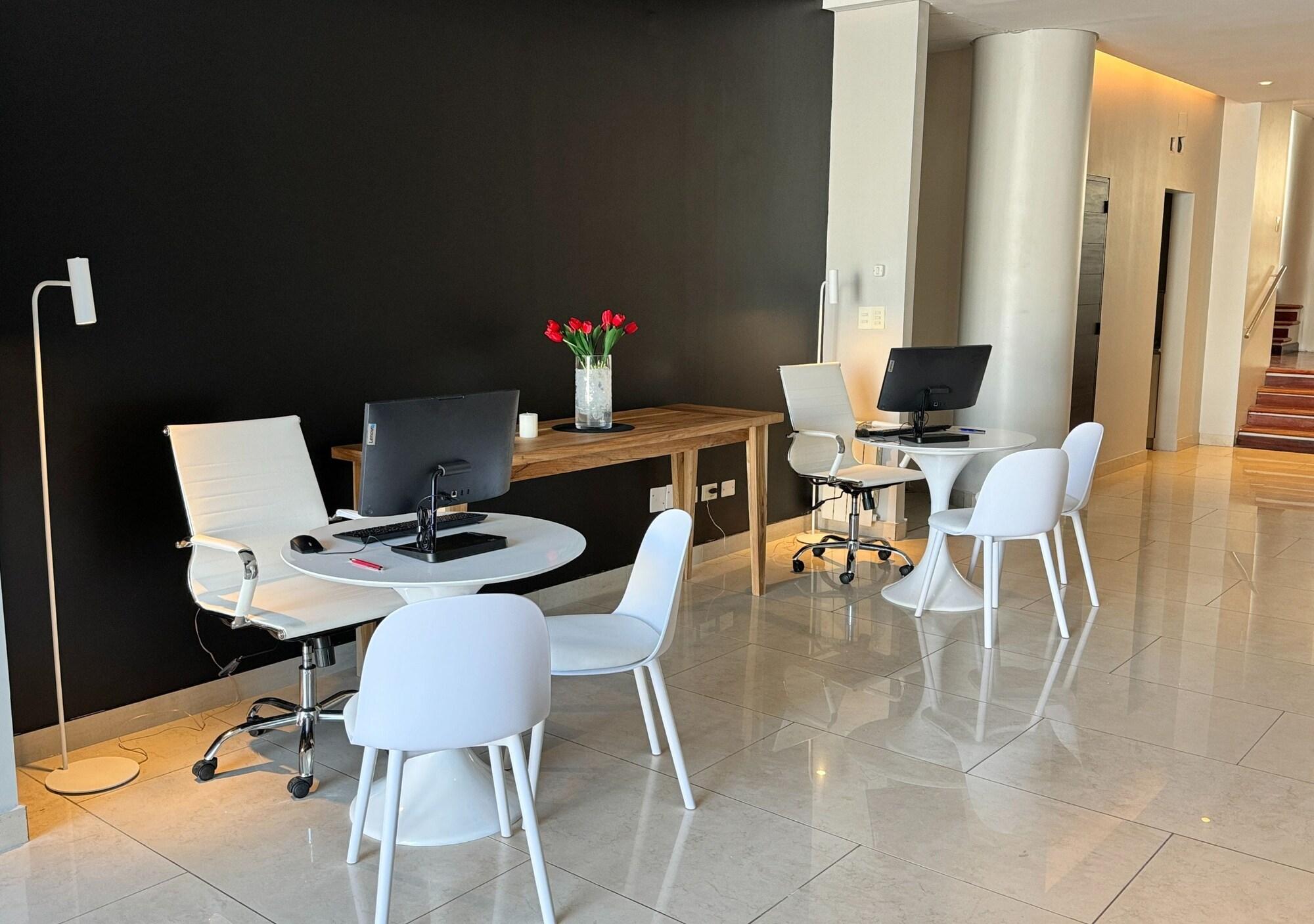 Vista Lobby Roomie Salta by DOT Suites