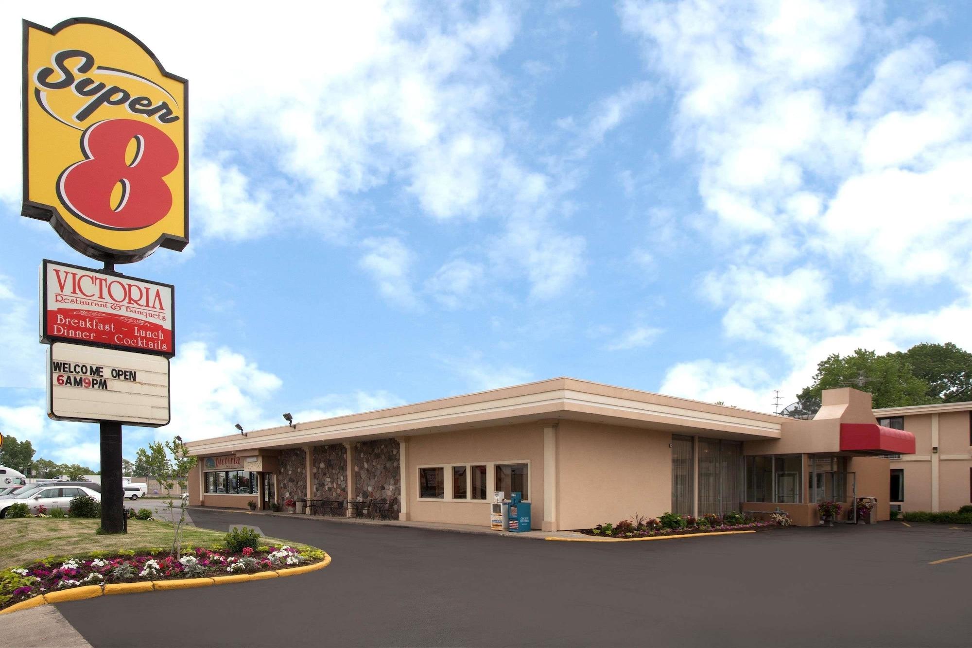 Vista Exterior Super 8 by Wyndham Chicago Northlake O'Hare South