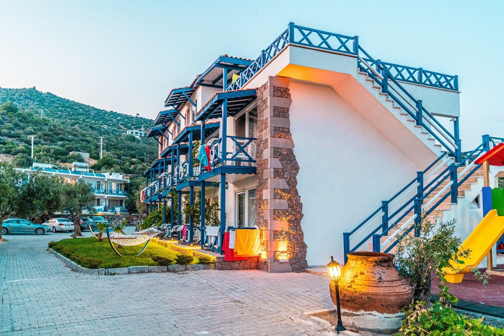 Varios Assos Ayan Motel